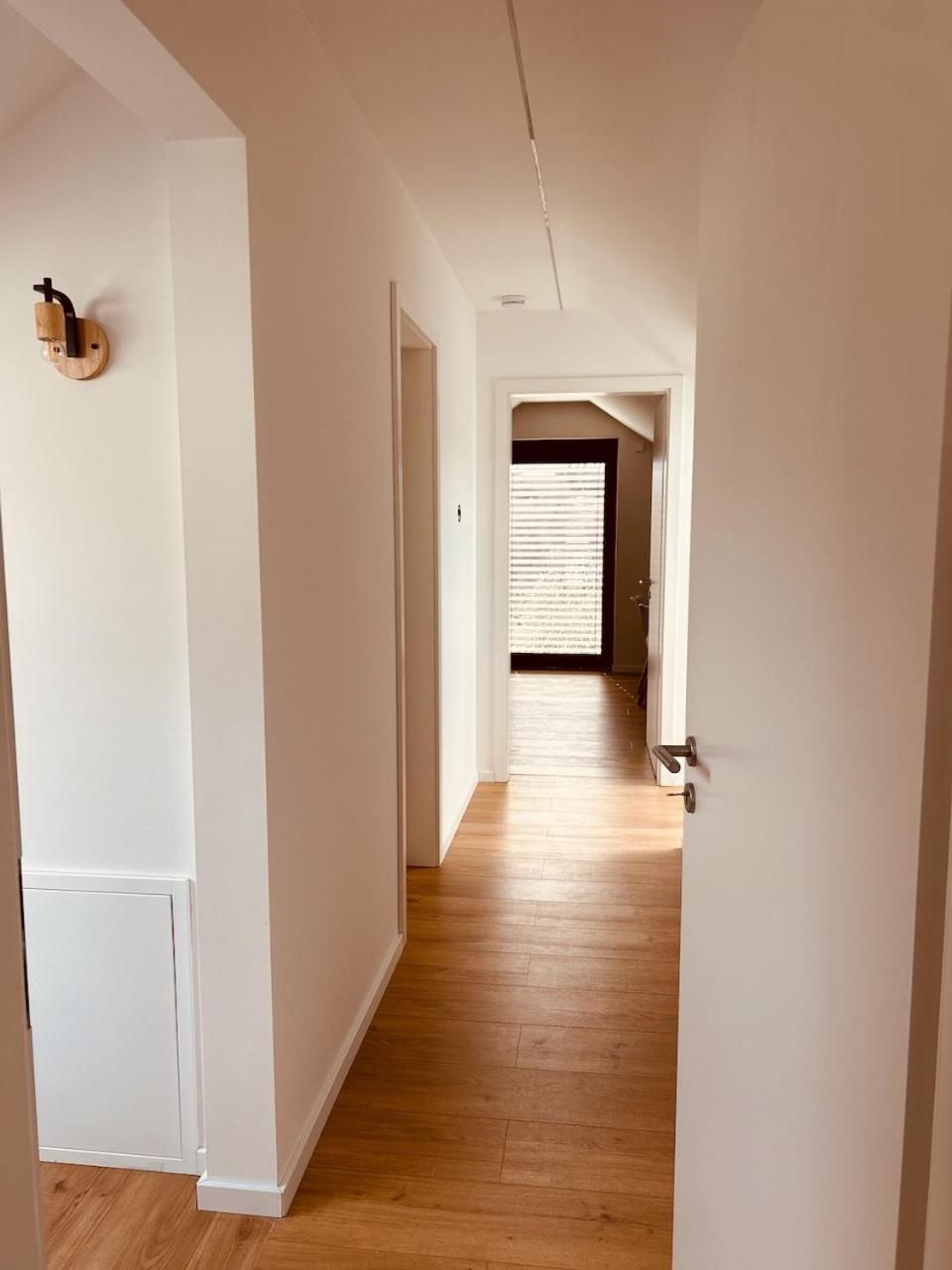 DachNest - Wundervolles neues Dachgeschoss Apartment für bis zu 4 Personen in Kirchentellinsfurt