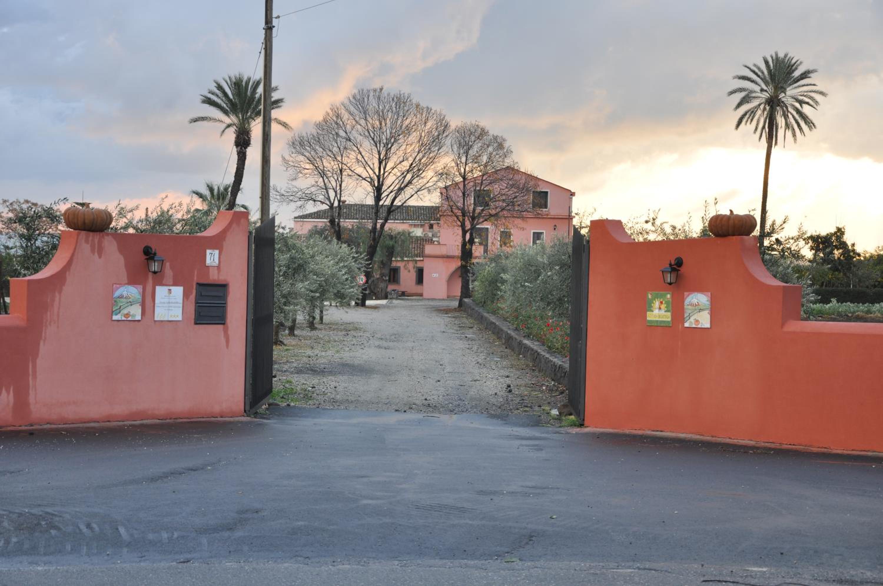 Hotel Agriturismo dell'Etna - Image 1