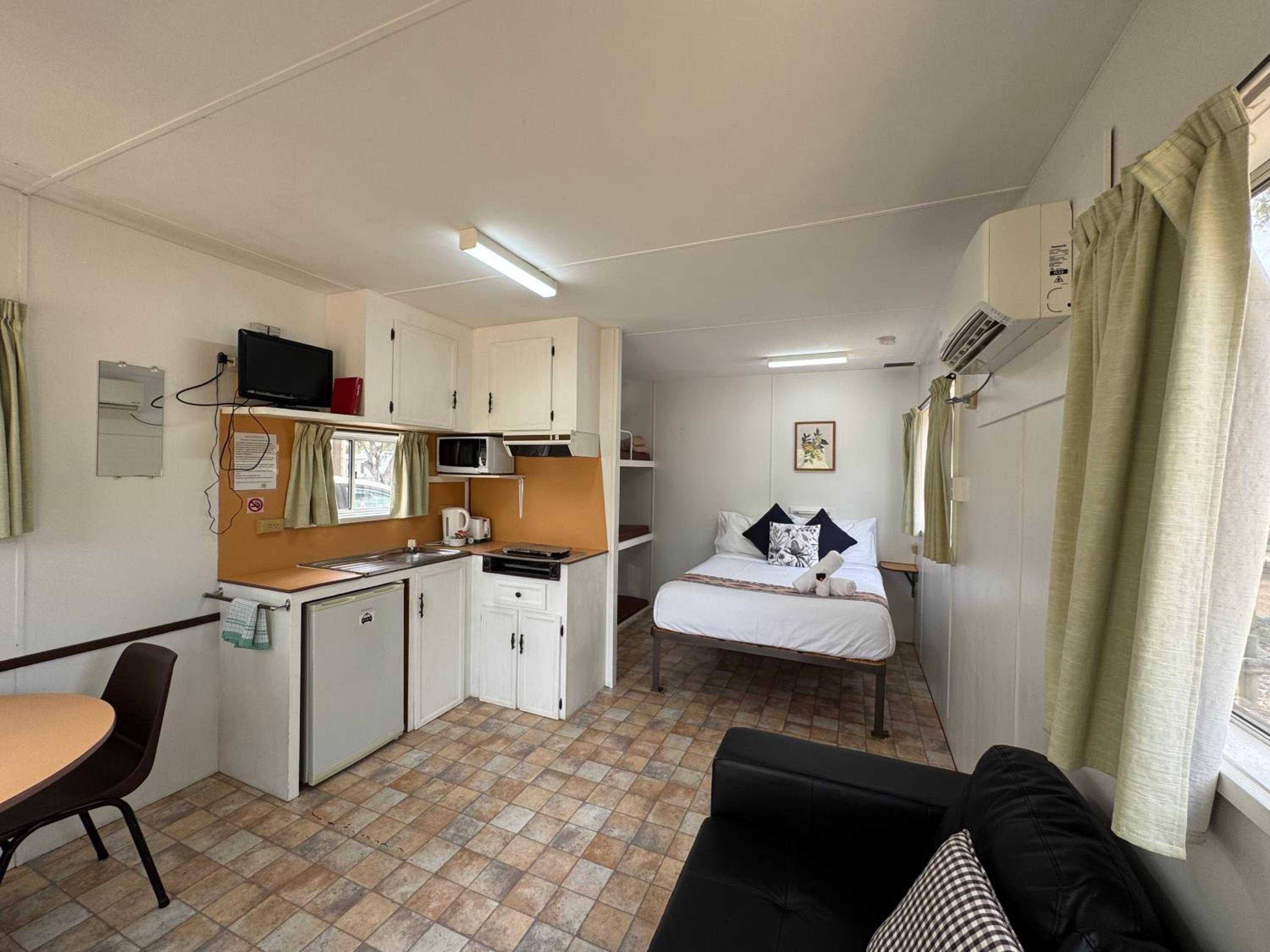 Hay Caravan Park