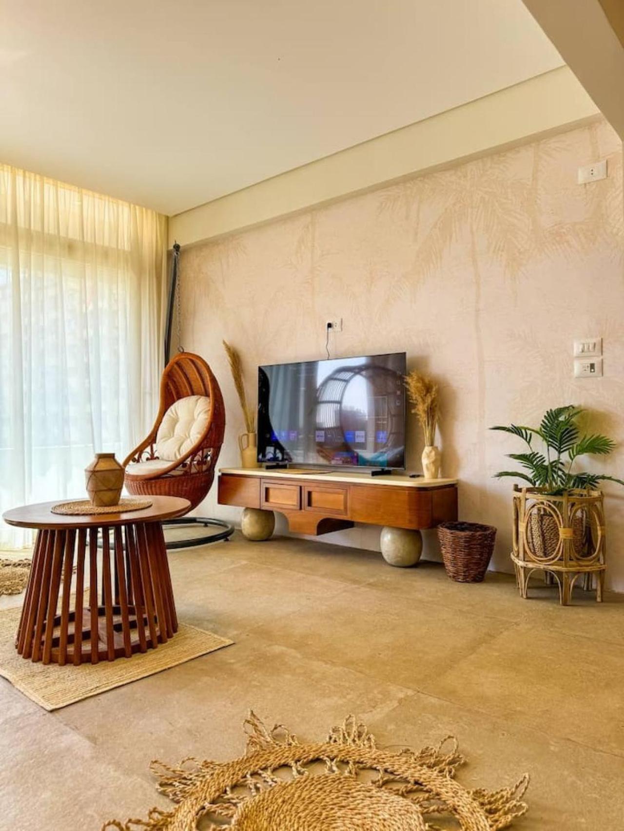 Bohemian Oasis with Pyramids View Ancient Bohemian Giza Khan