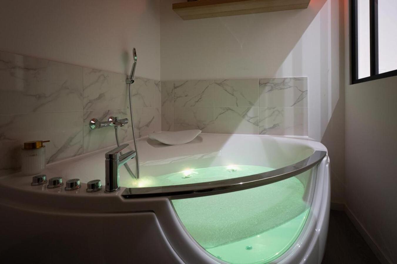 L'ARCADE SECRETE Appartement climatisé, Jacuzzi, Borne d'arcade Bordeaux centre