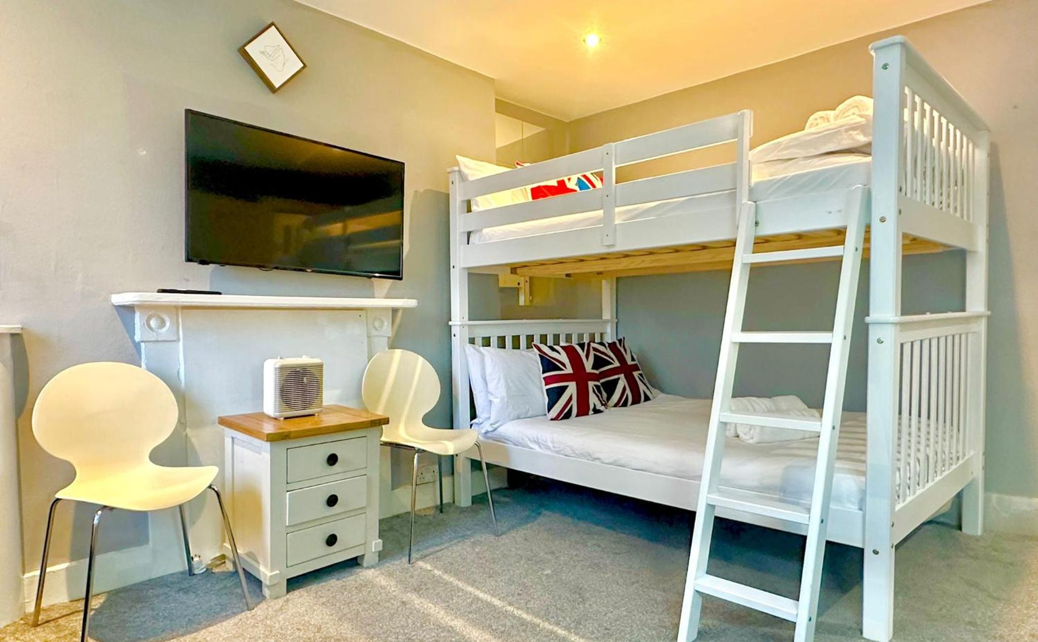 Edgware rooms