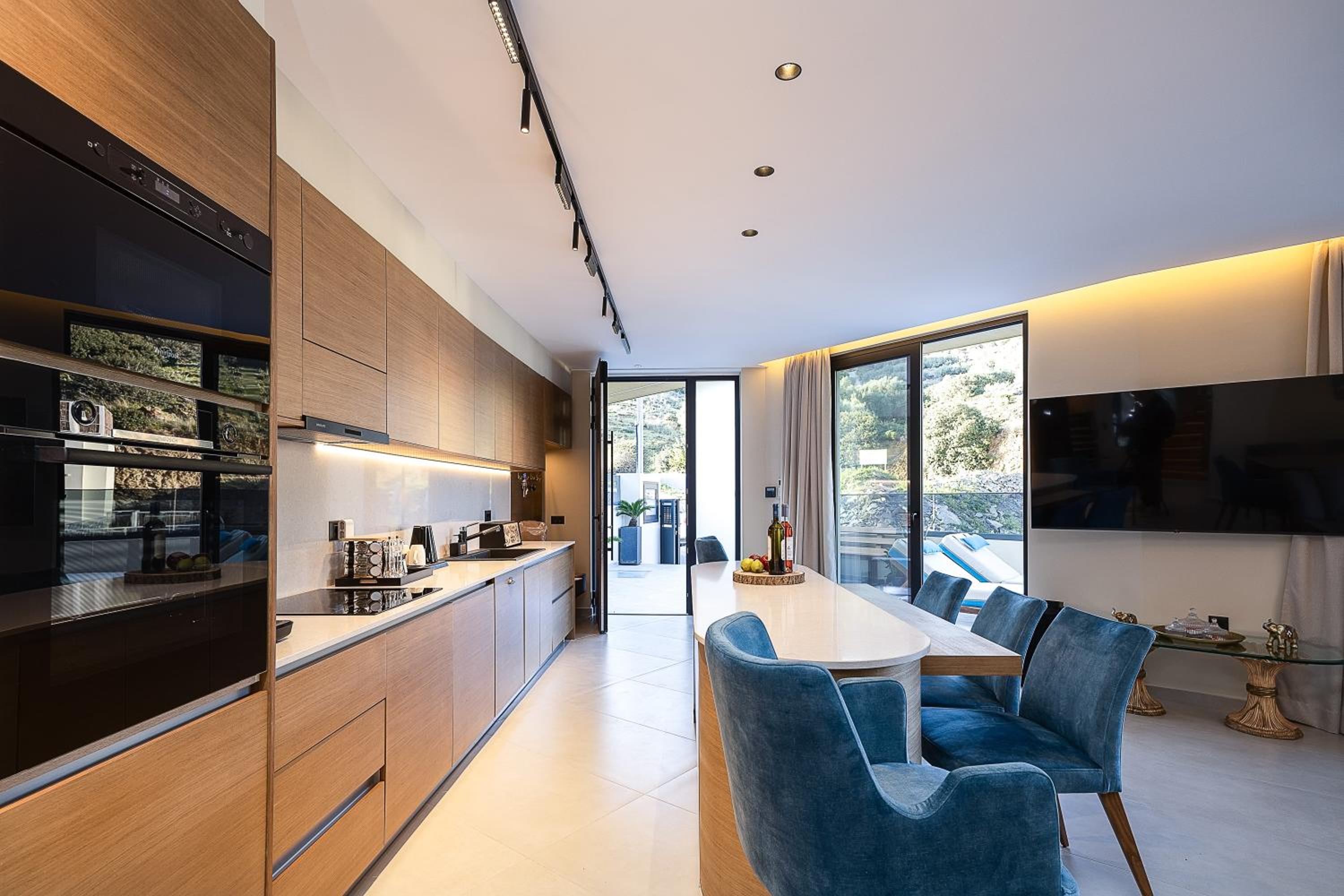 Elmima Luxury Villa