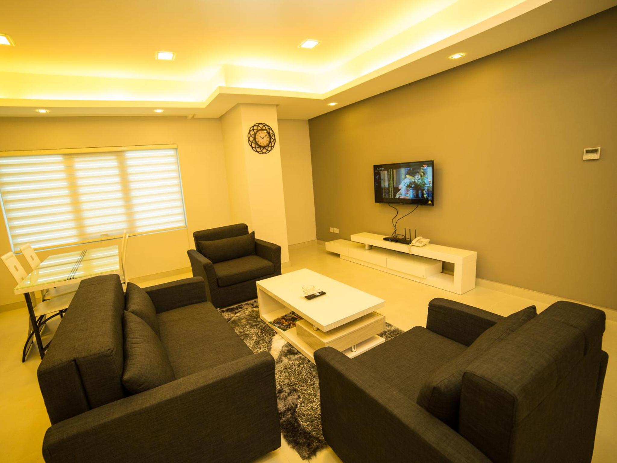 Golden Rose Luxury Suites (Royal Executive)