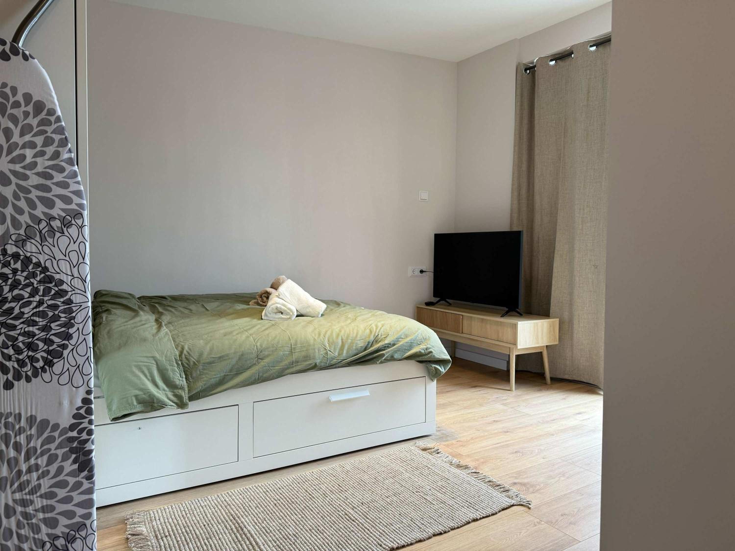 The Cozy Nest Stylish and Serene City Studio