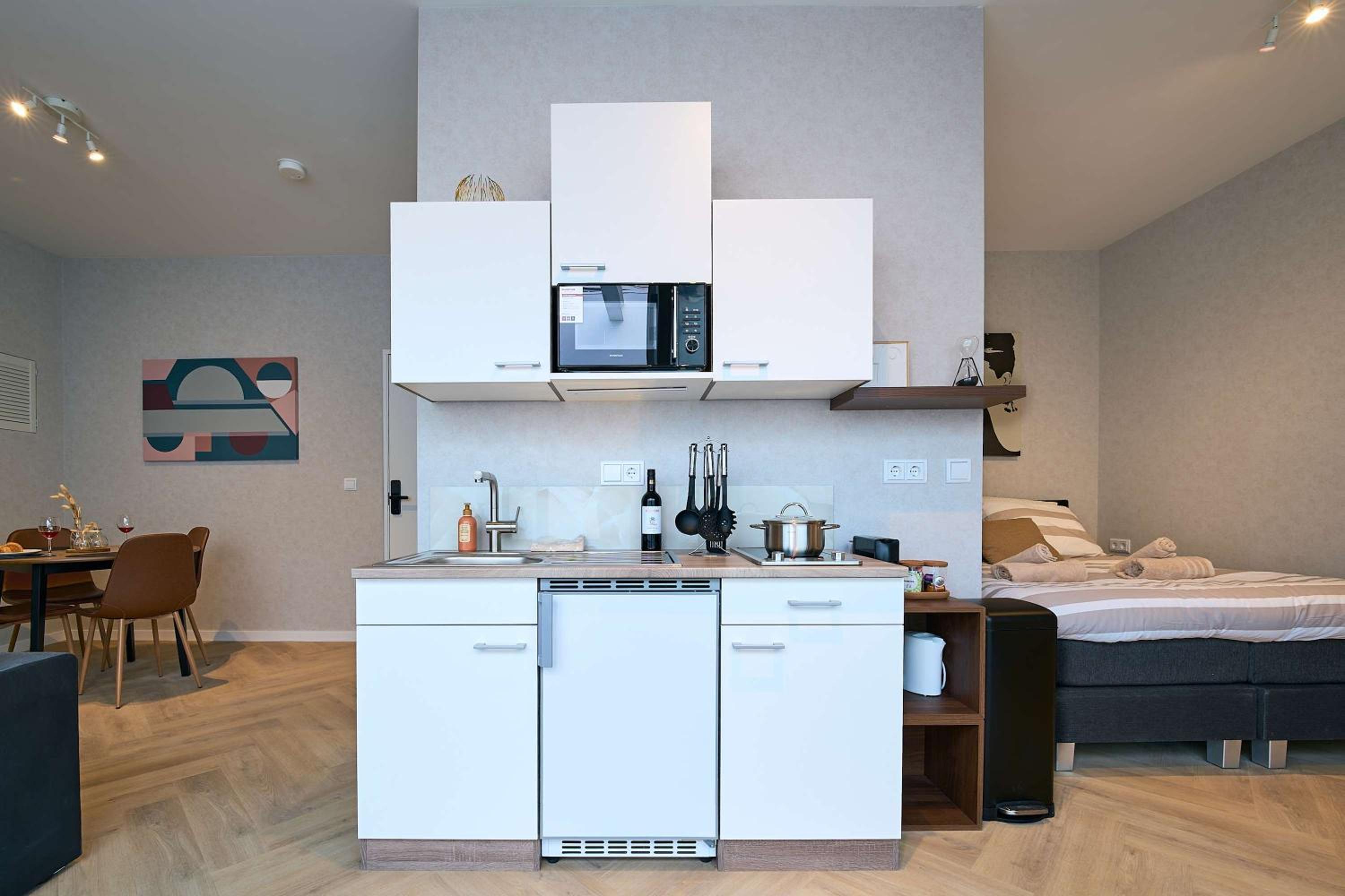 Central City Escape Modern Studio Near Everything