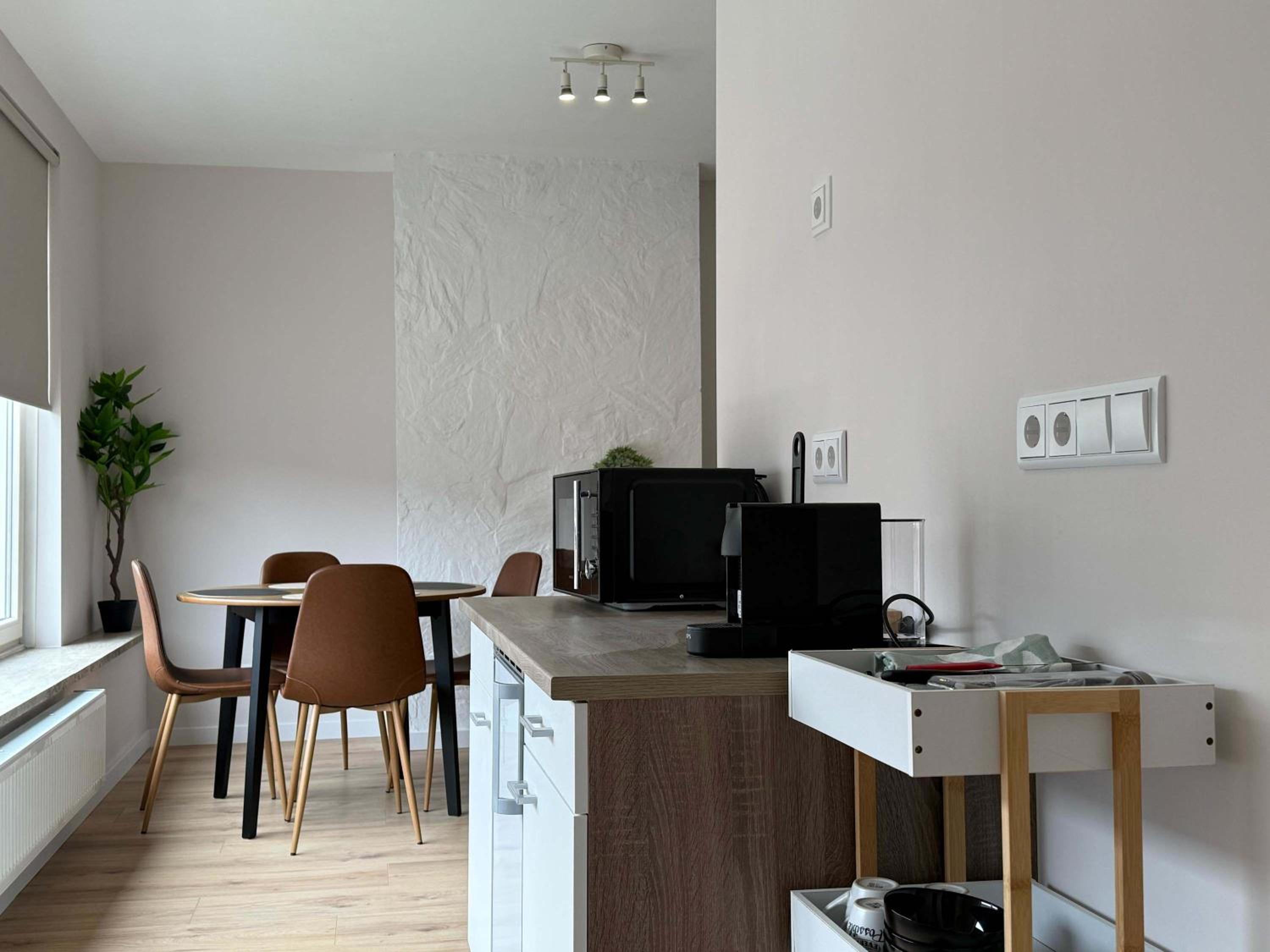 Prime Location 1BR Apartment Walk Everywhere