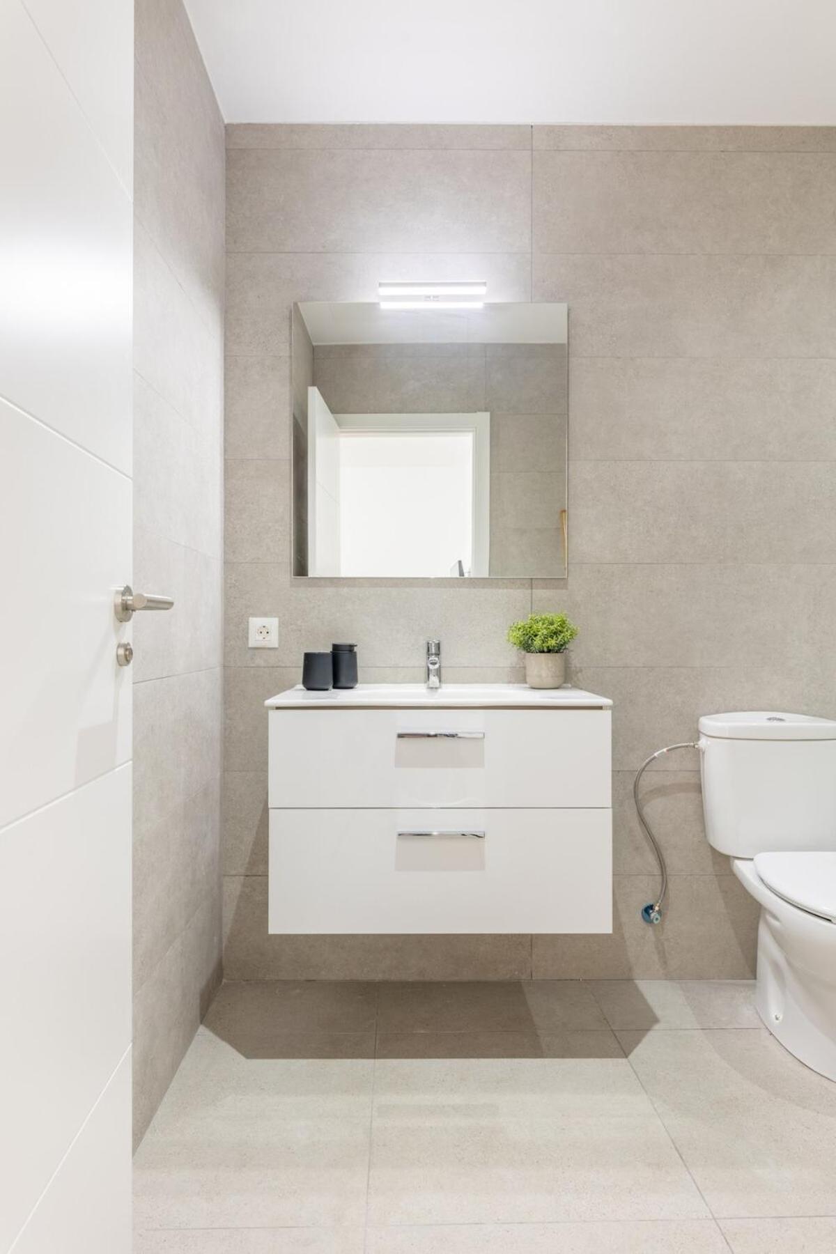 Modern Comfort in the Heart of La Laguna