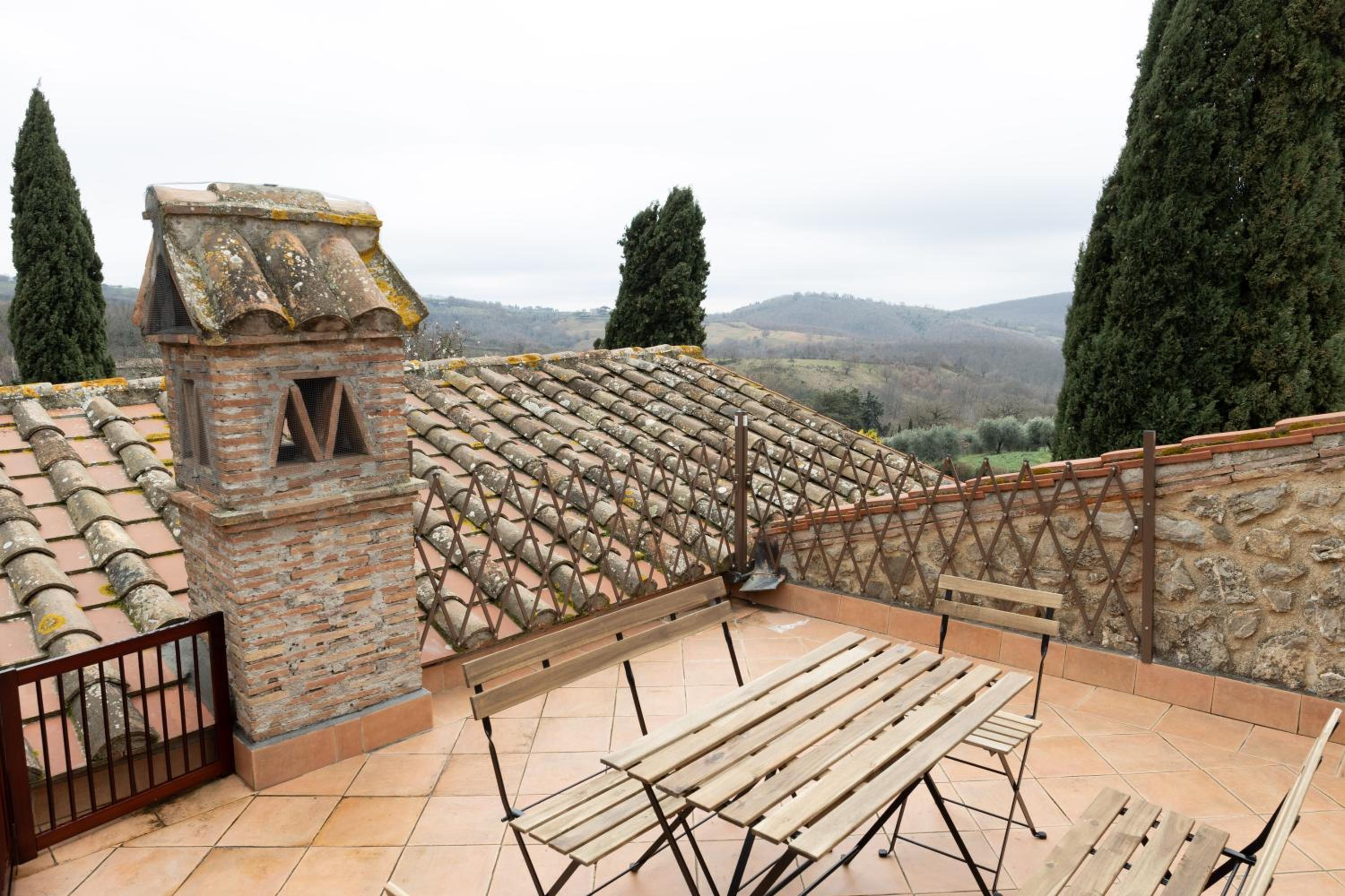 GiuMa Tuscany Historic Country House with Roof Terrace near Saturnia Hot Springs