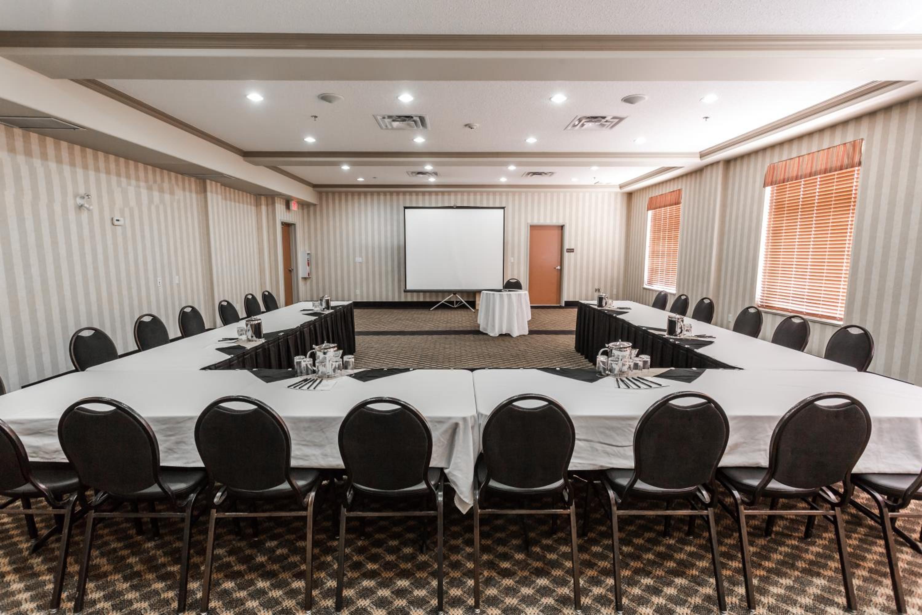 Leduc Vacations - Days Inn  Suites by Wyndham Edmonton Airport - Property Image 1