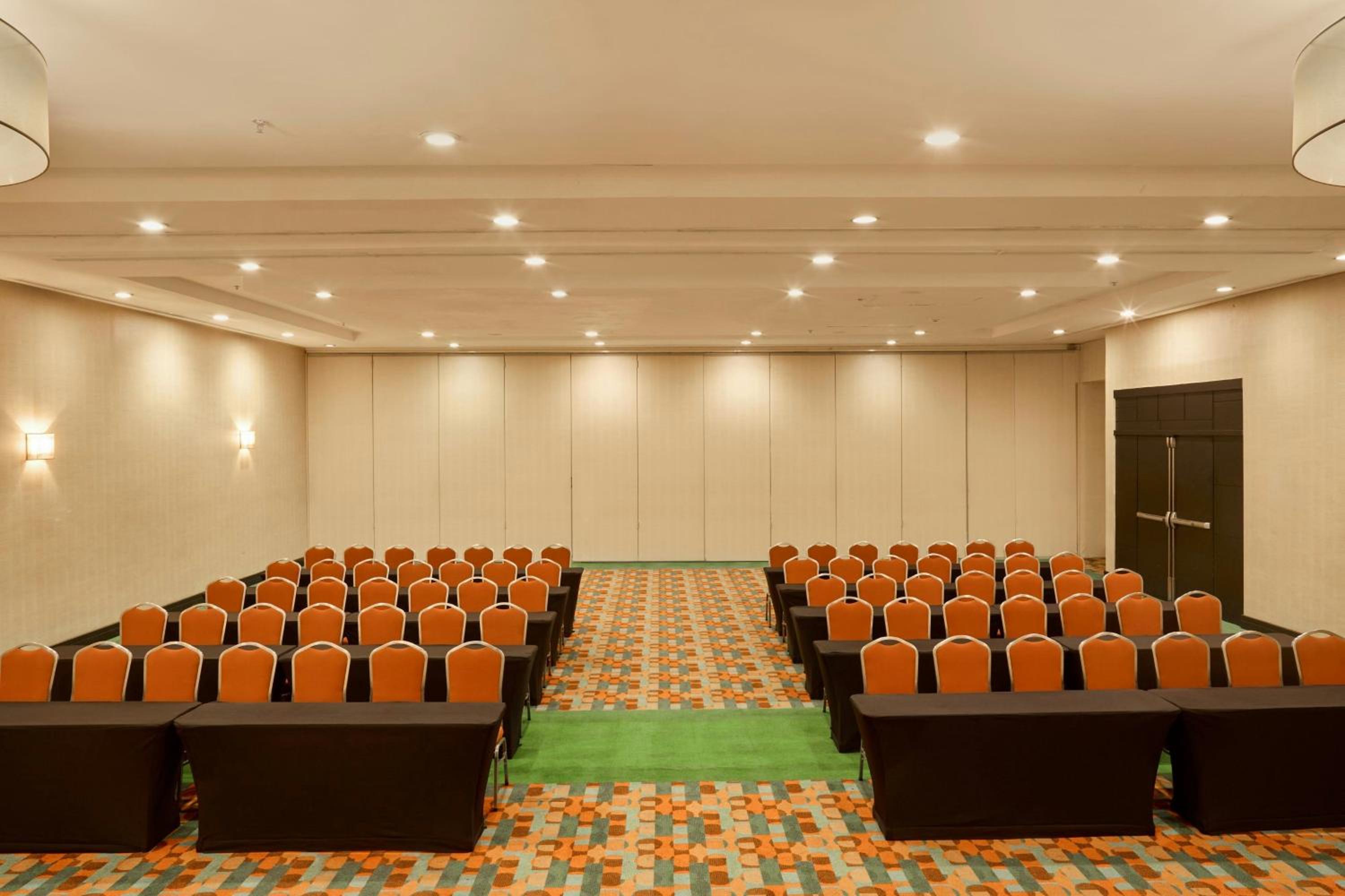 Renaissance Caracas La Castellana Hotel