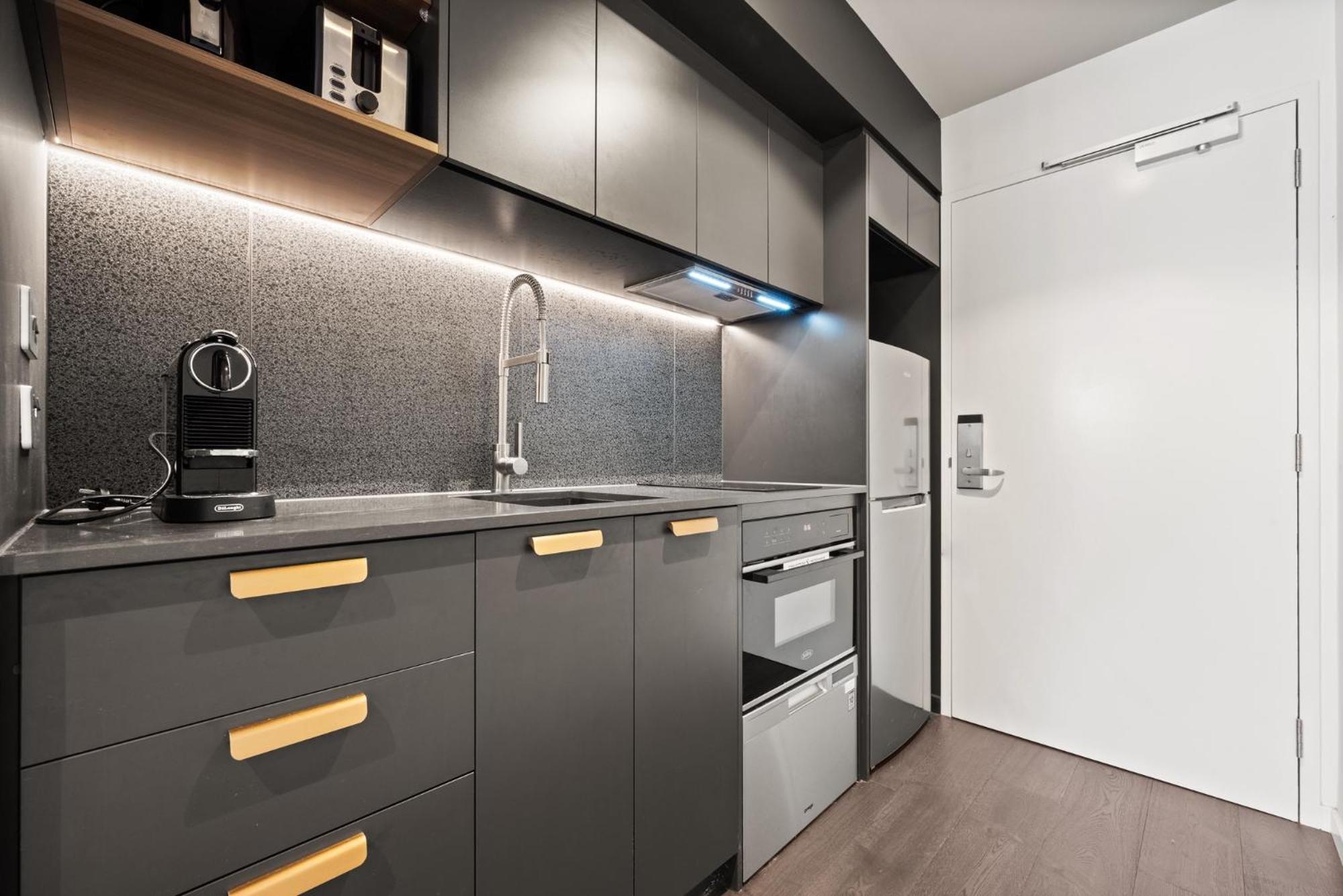 Convenient Braddon Studio with Parking