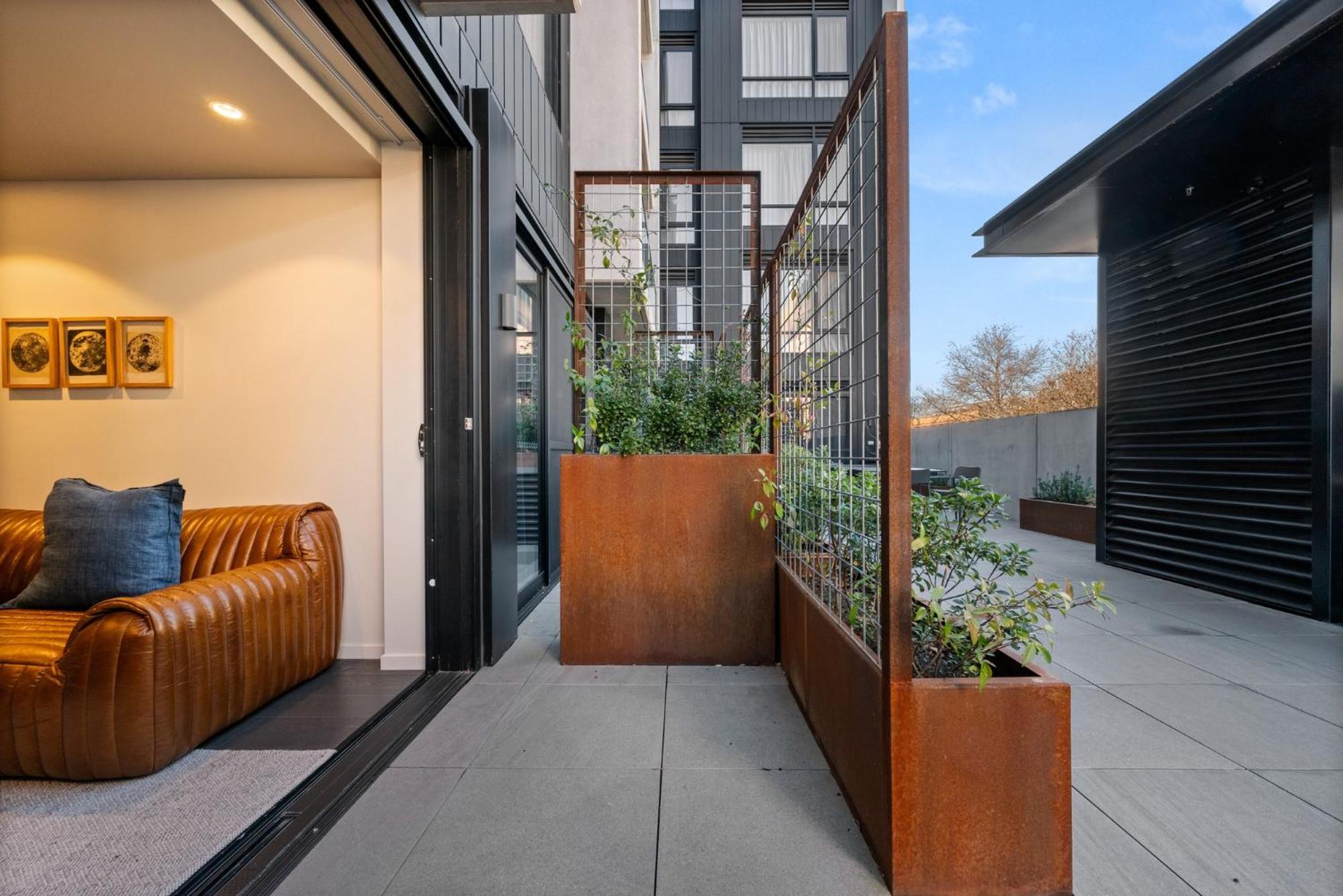 Convenient Braddon Studio with Parking