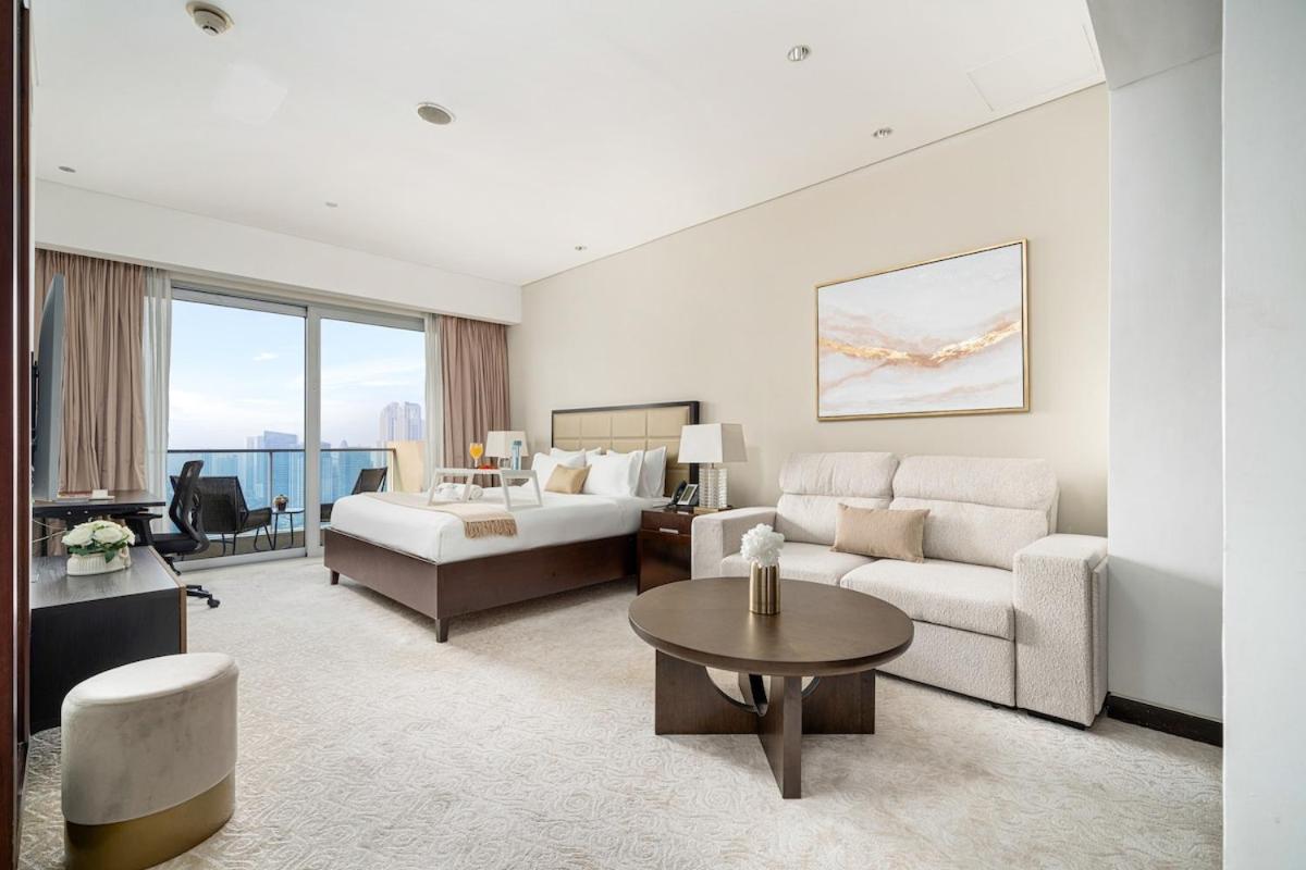 JW Marriott Marina By Luxe Living Collection - Wane By Somiya Infinity Pool