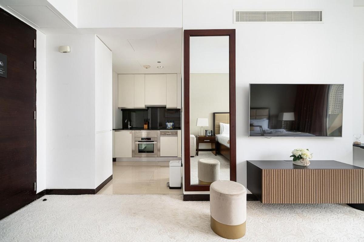 JW Marriott Marina By Luxe Living Collection - Wane By Somiya Infinity Pool