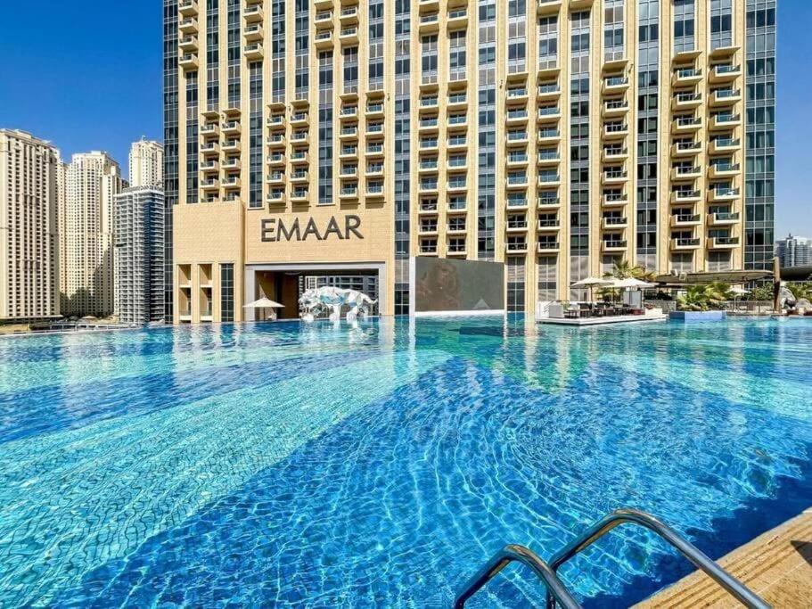 JW Marriott Marina By Luxe Living Collection - Wane By Somiya Infinity Pool