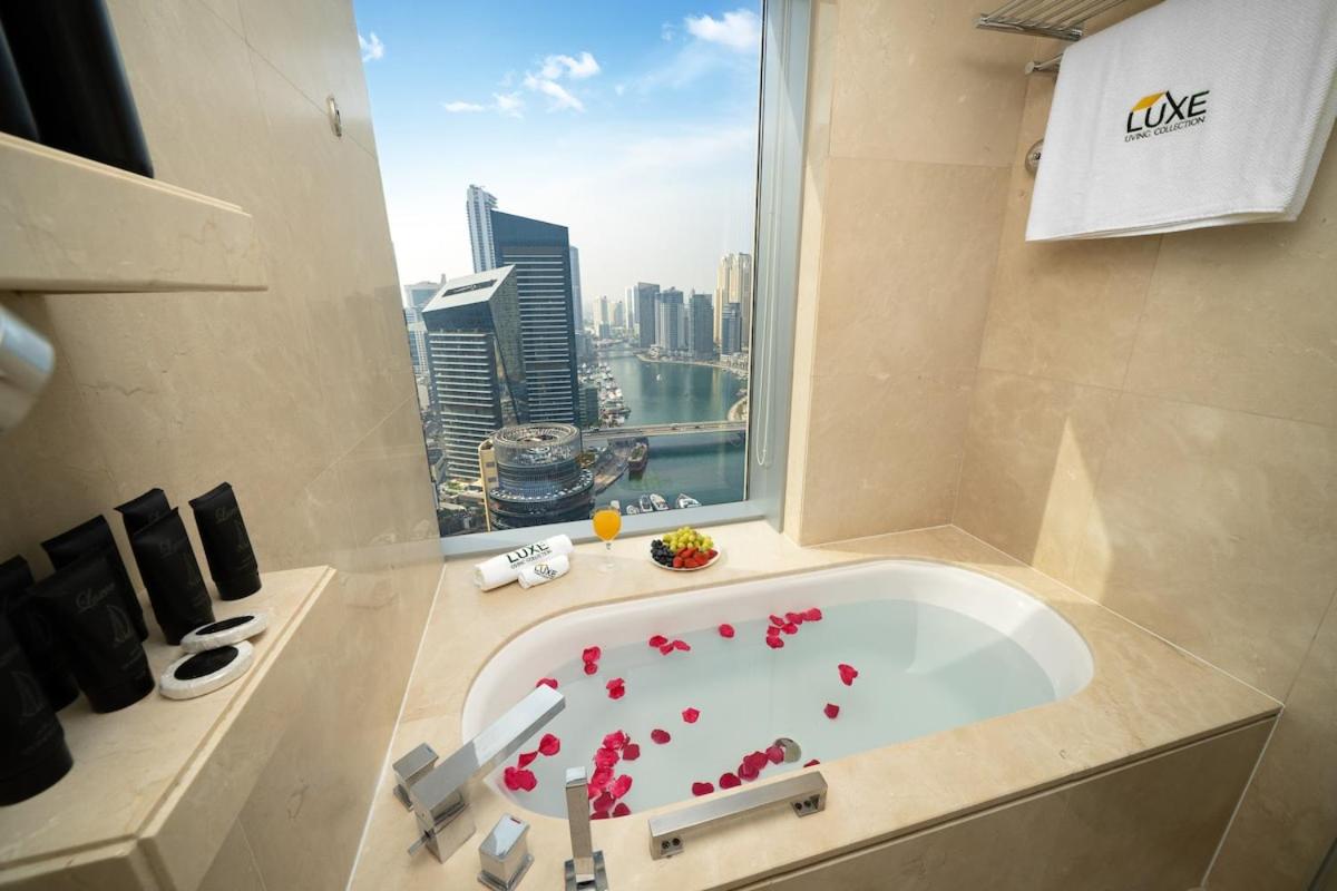 JW Marriott Marina By Luxe Living Collection - Wane By Somiya Infinity Pool