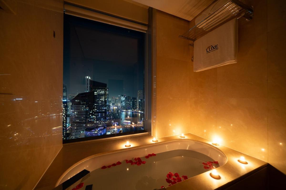 JW Marriott Marina By Luxe Living Collection - Wane By Somiya Infinity Pool