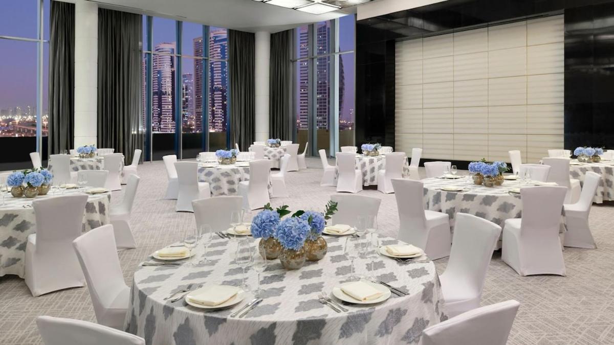 JW Marriott Marina By Luxe Living Collection - Wane By Somiya Infinity Pool