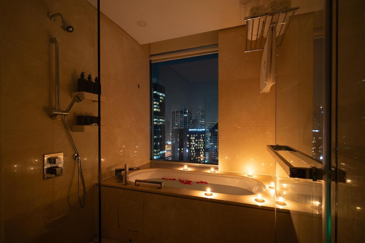 JW Marriott Marina By Luxe Living Collection - Wane By Somiya Infinity Pool