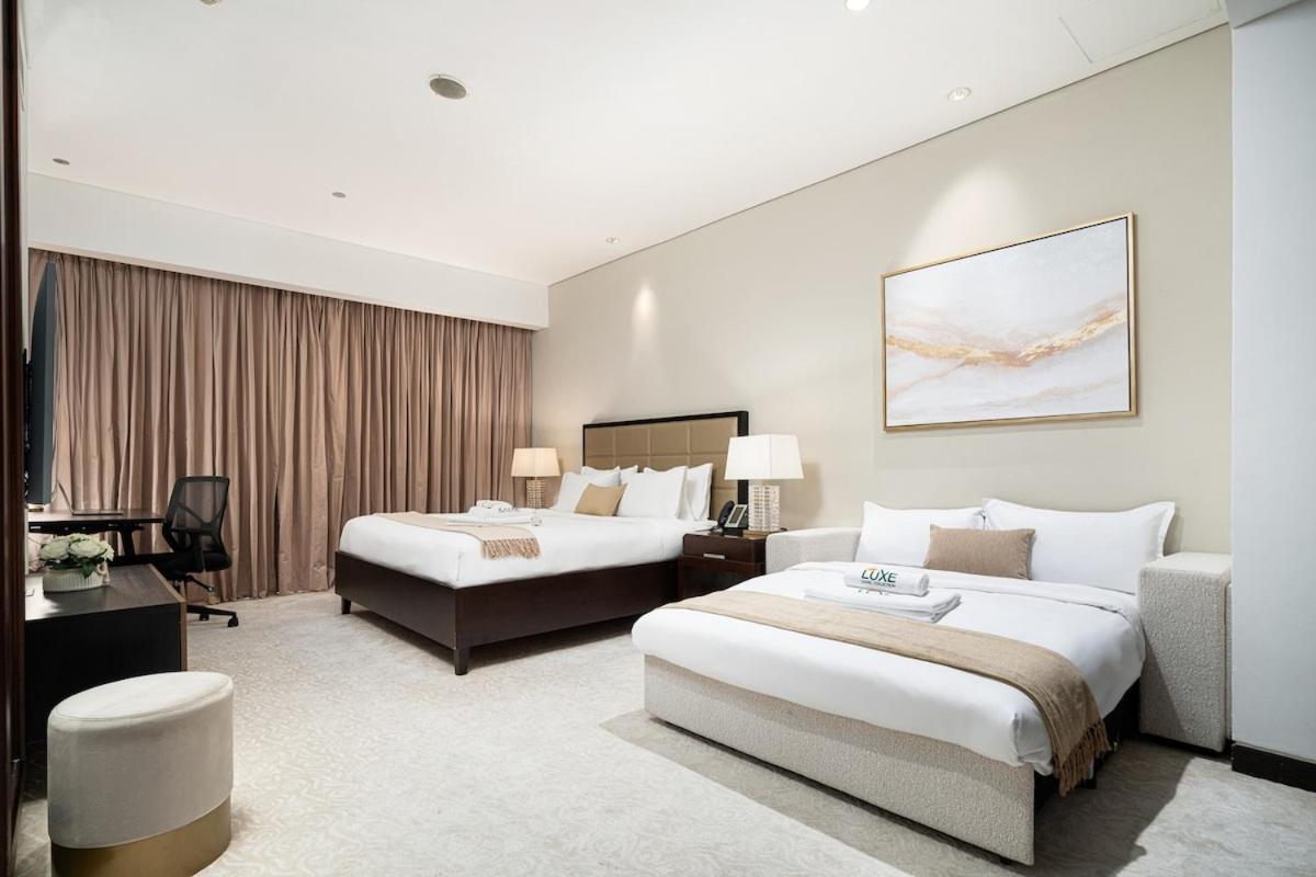 JW Marriott Marina By Luxe Living Collection - Wane By Somiya Infinity Pool