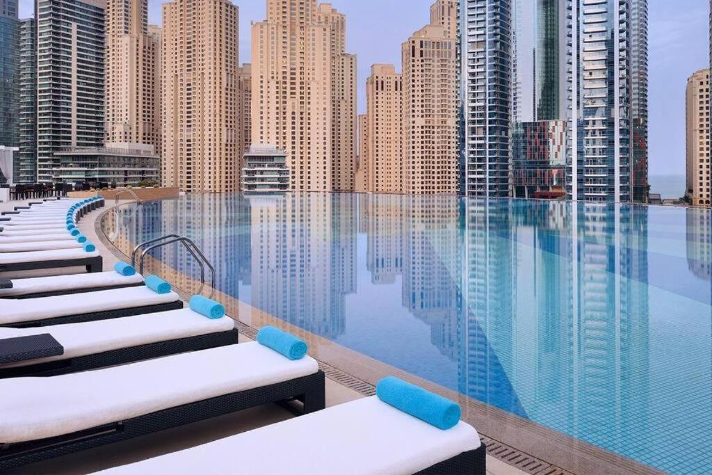 JW Marriott Marina By Luxe Living Collection - Wane By Somiya Infinity Pool