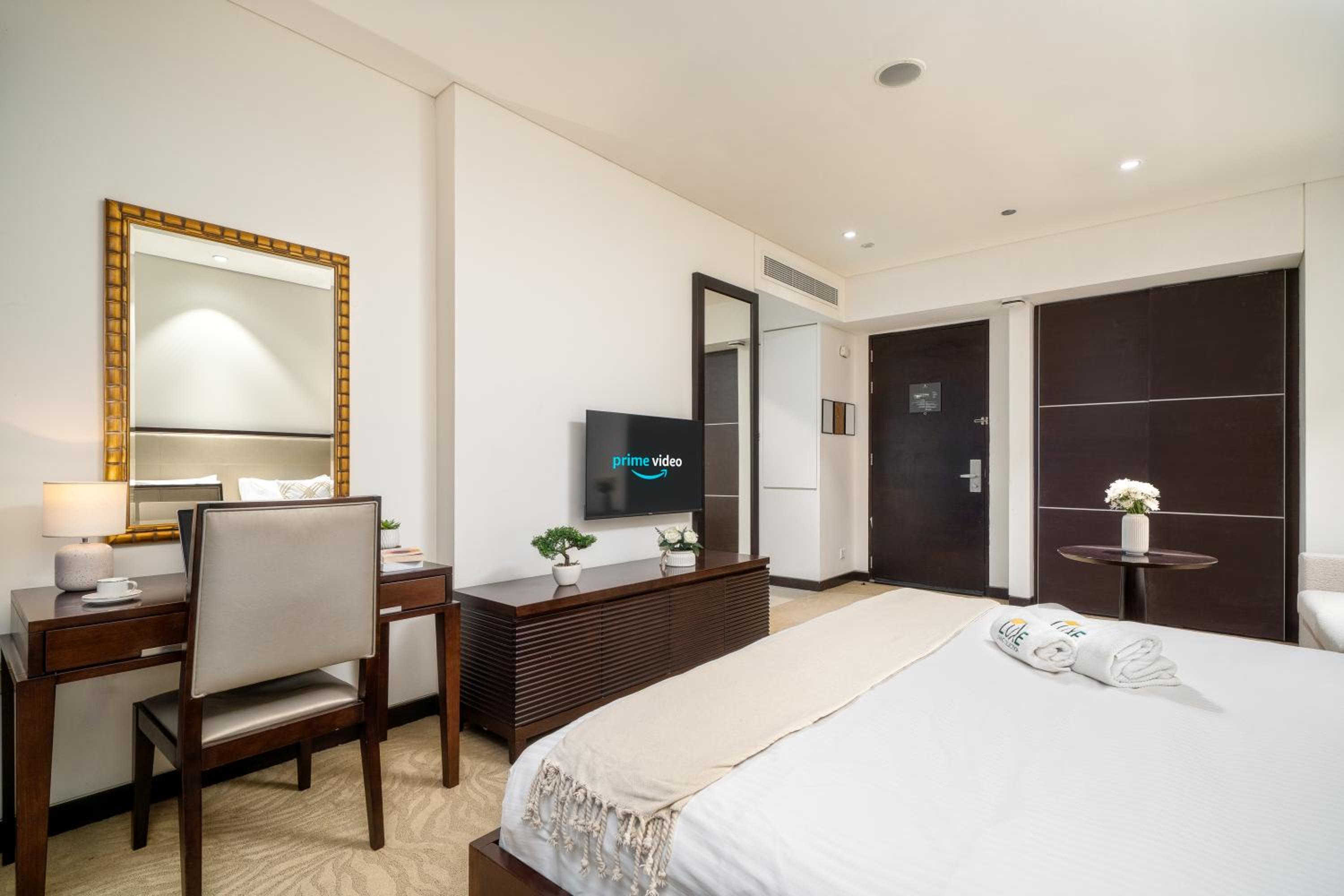 JW Marriott Marina By Luxe Living Collection - Wane By Somiya Infinity Pool