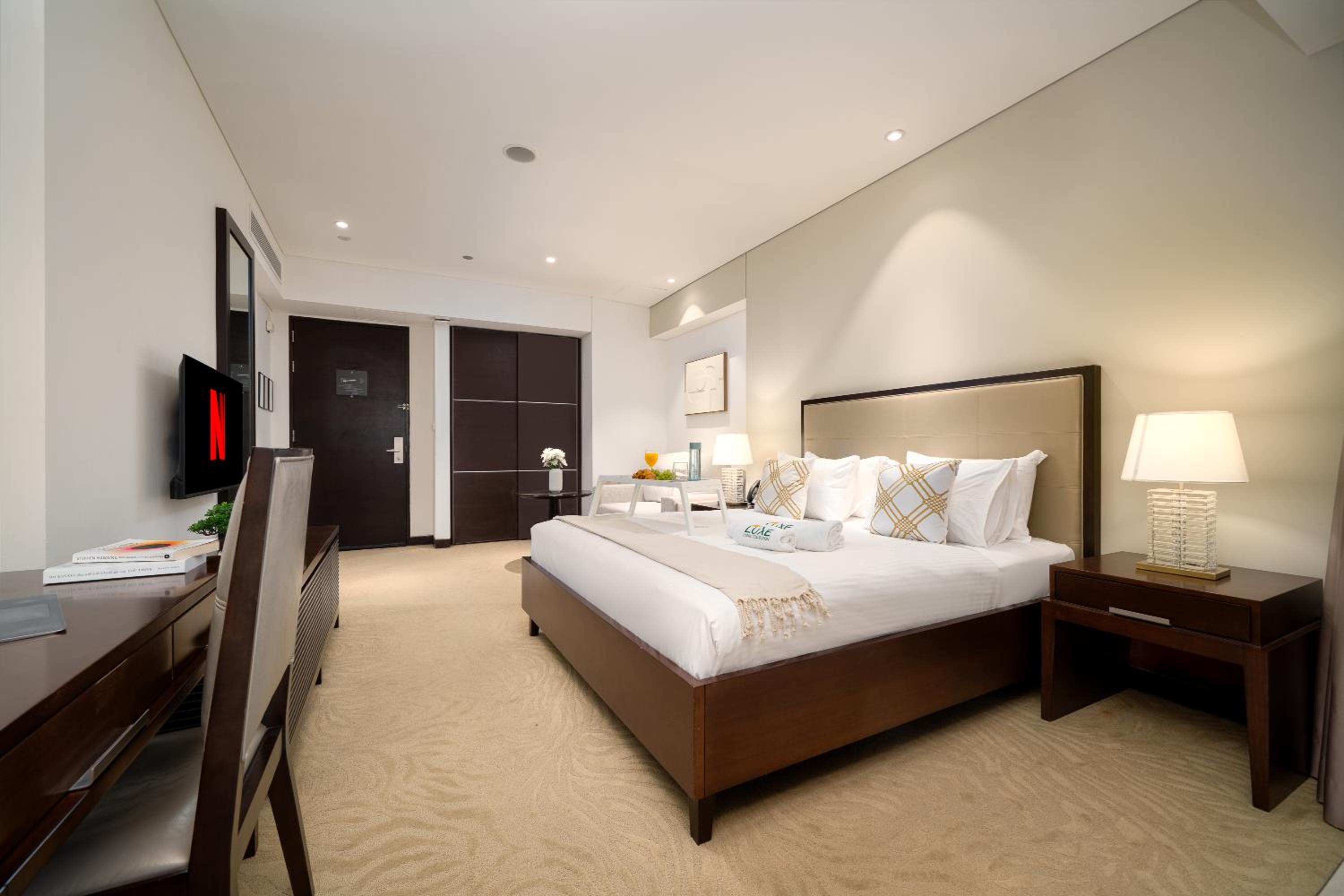 JW Marriott Marina By Luxe Living Collection - Wane By Somiya Infinity Pool