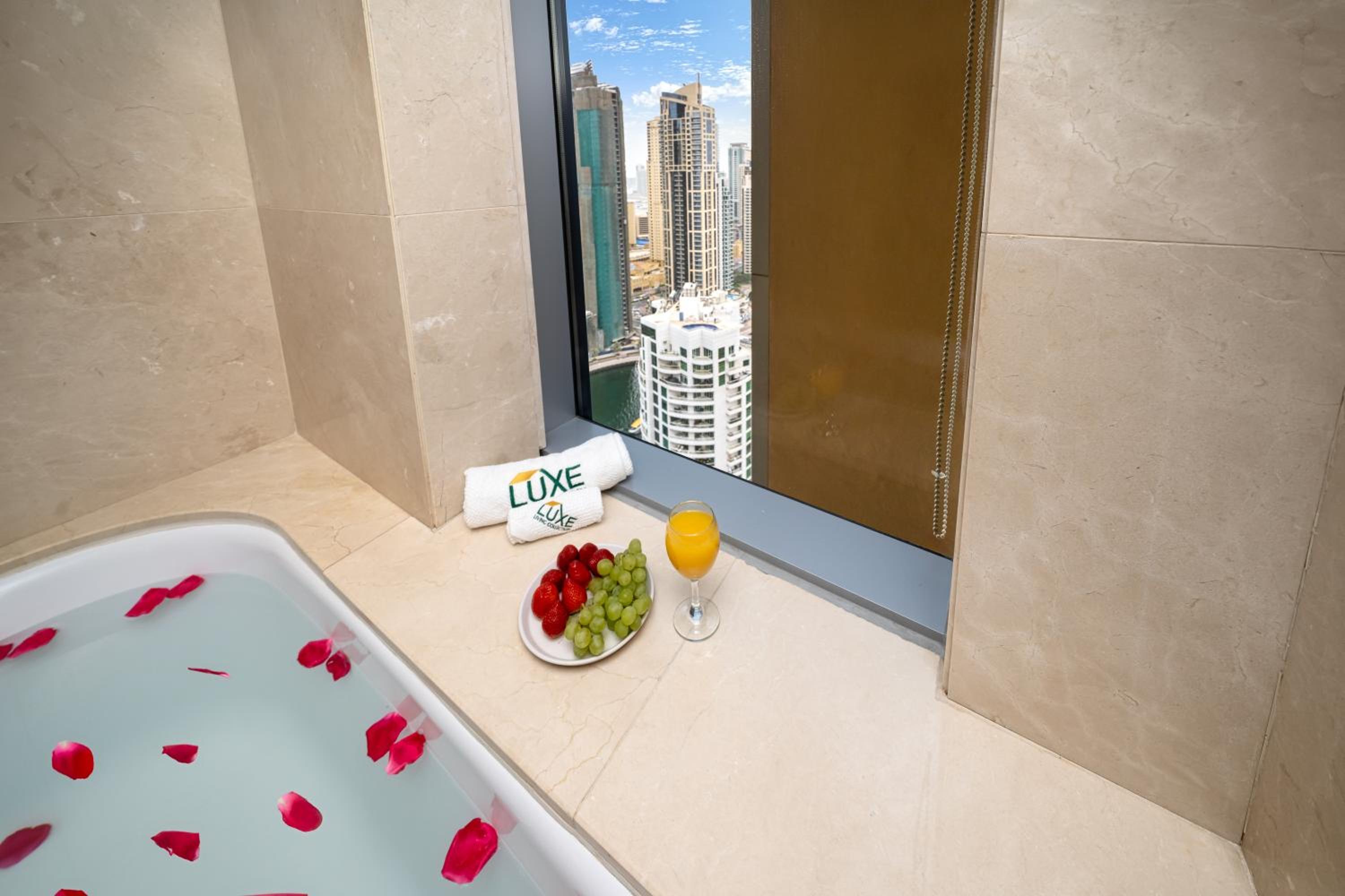JW Marriott Marina By Luxe Living Collection - Wane By Somiya Infinity Pool