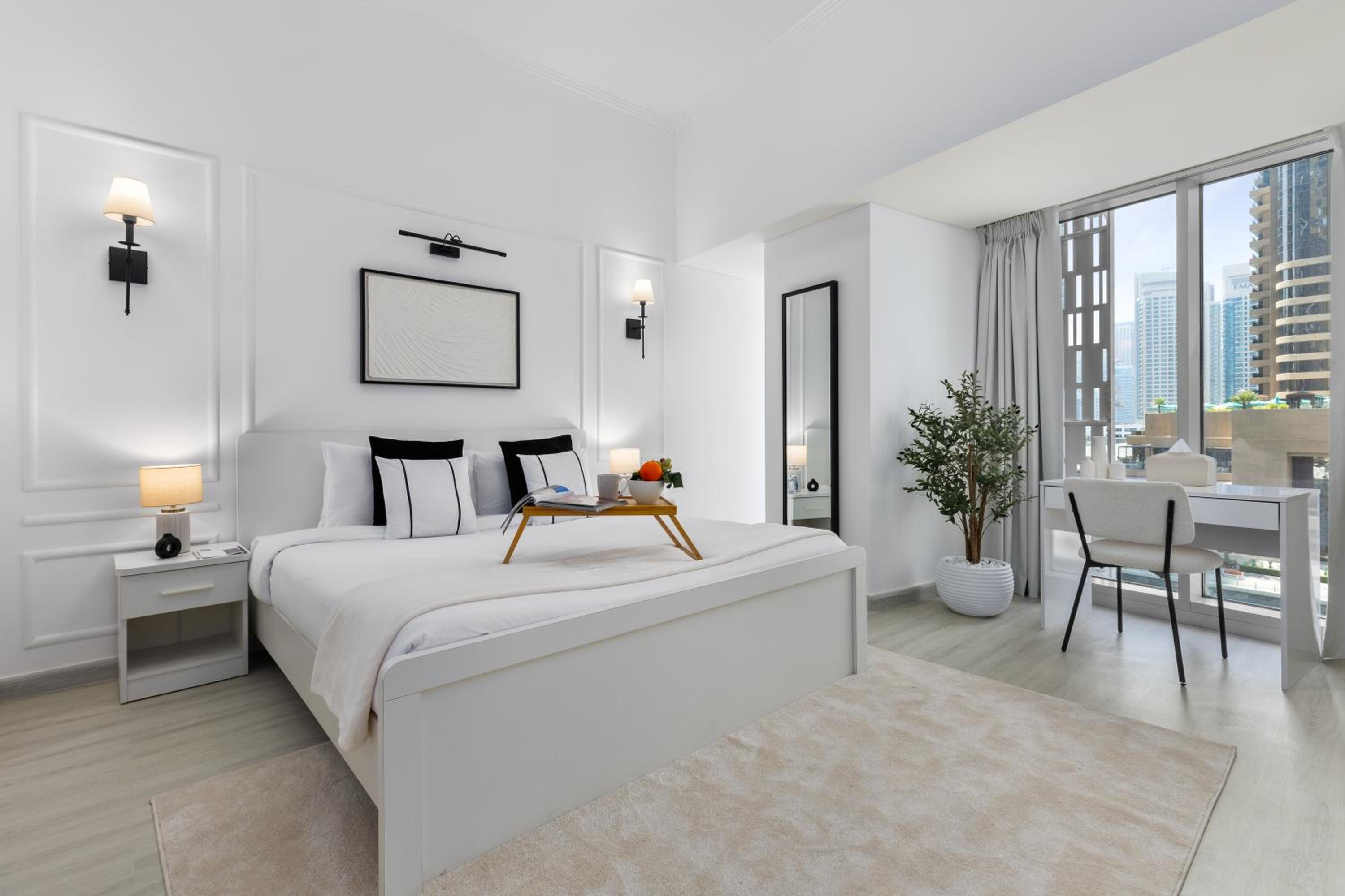 Maison Privee - Sleek Stay in Dubai Marina Famous Twisting Tower