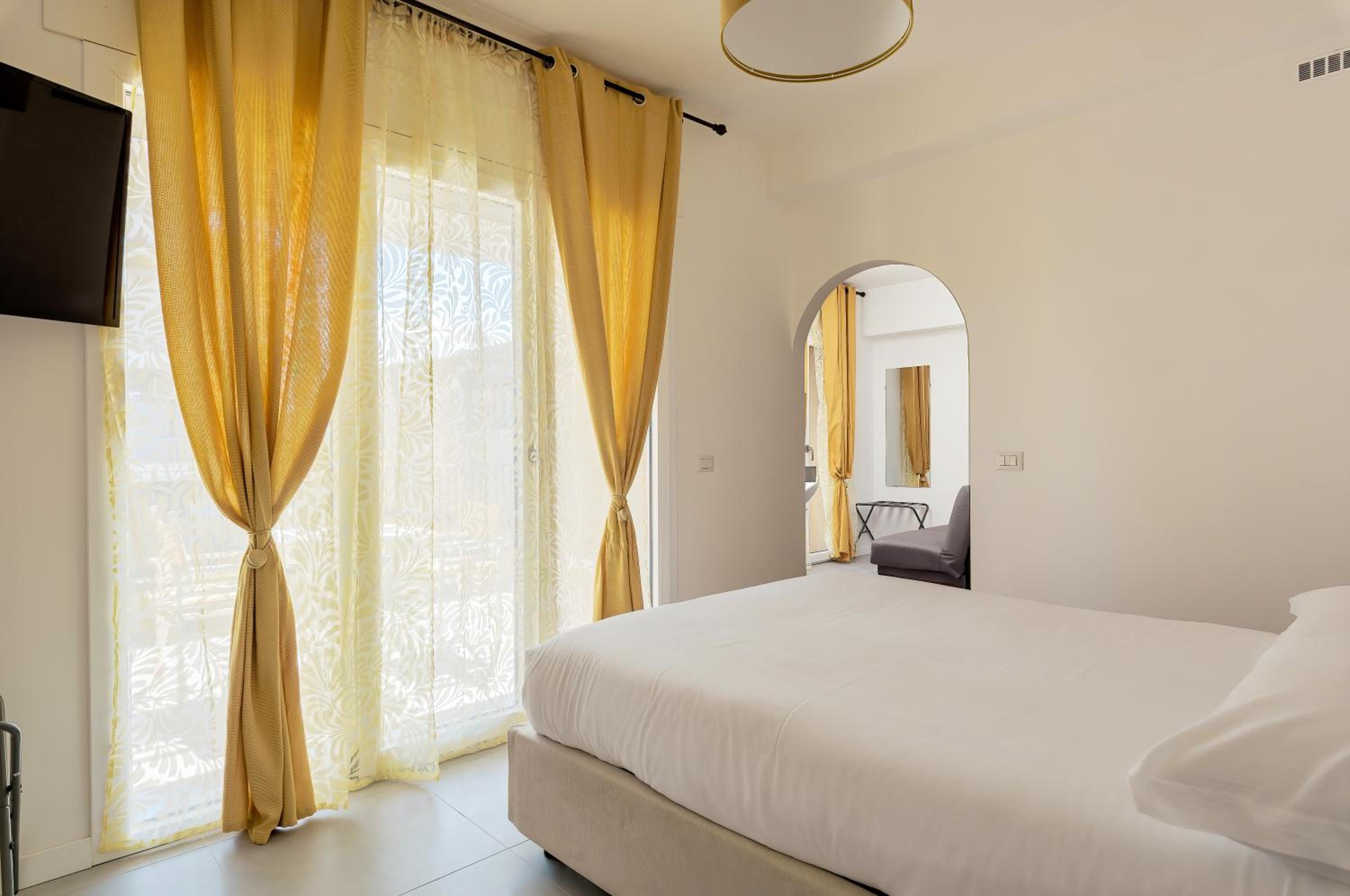 Actus Palace Apartments by GHOR