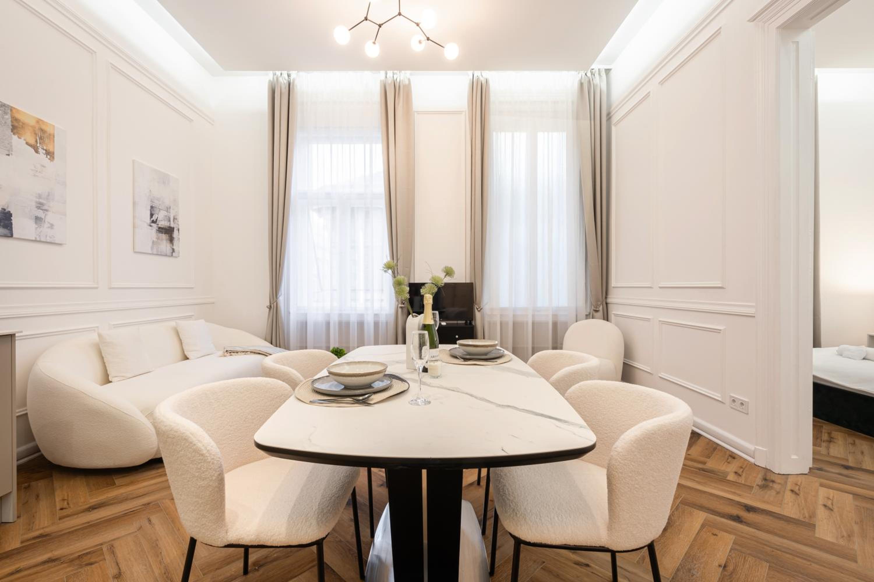 Lázár 16 - Budapest Royal Opera Suite, Best Location by BQA