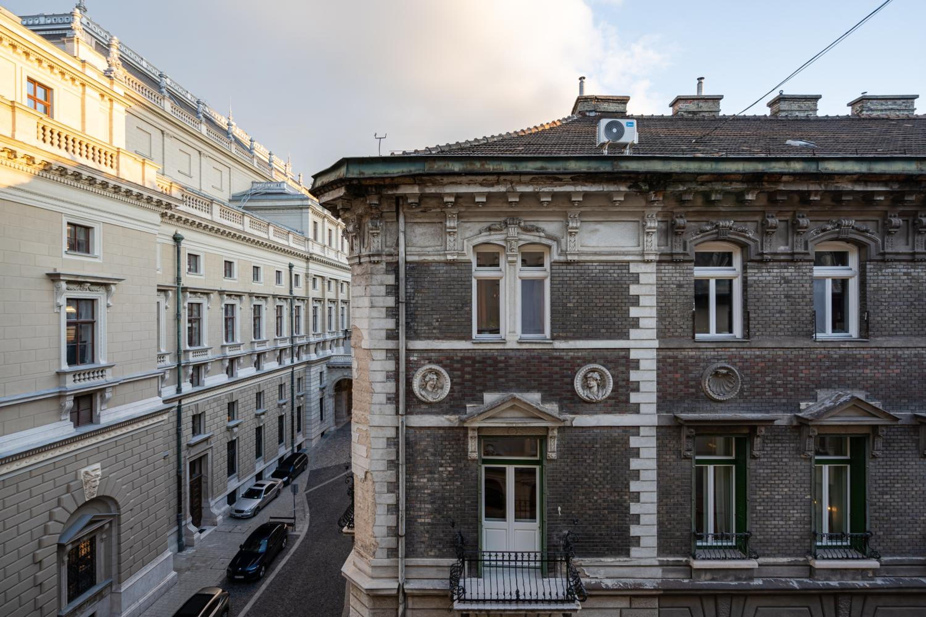 Lázár 16 - Budapest Royal Opera Suite, Best Location by BQA