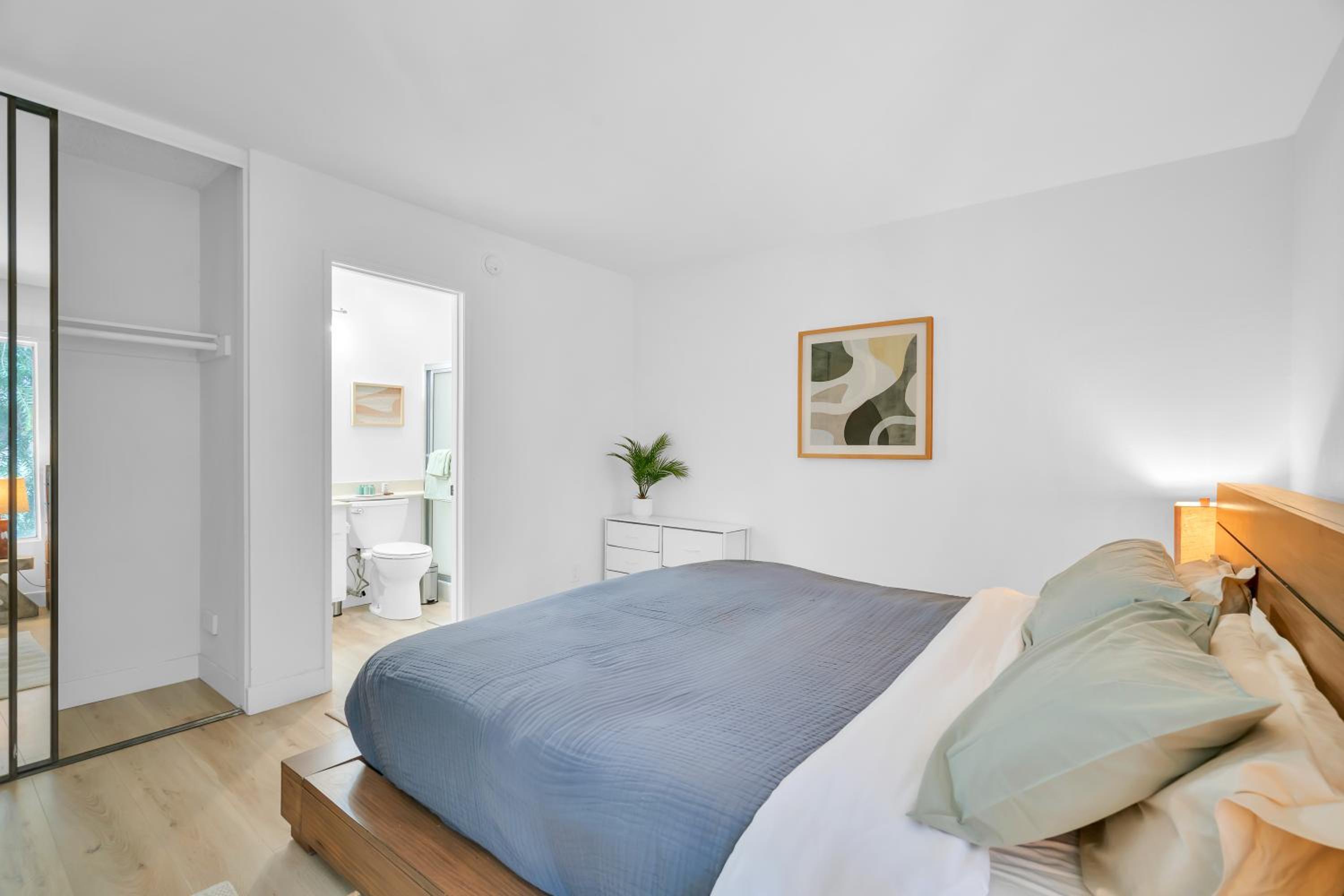 High Ceilings 3BR with Loft-2 Baths Pool & Jacuzzi