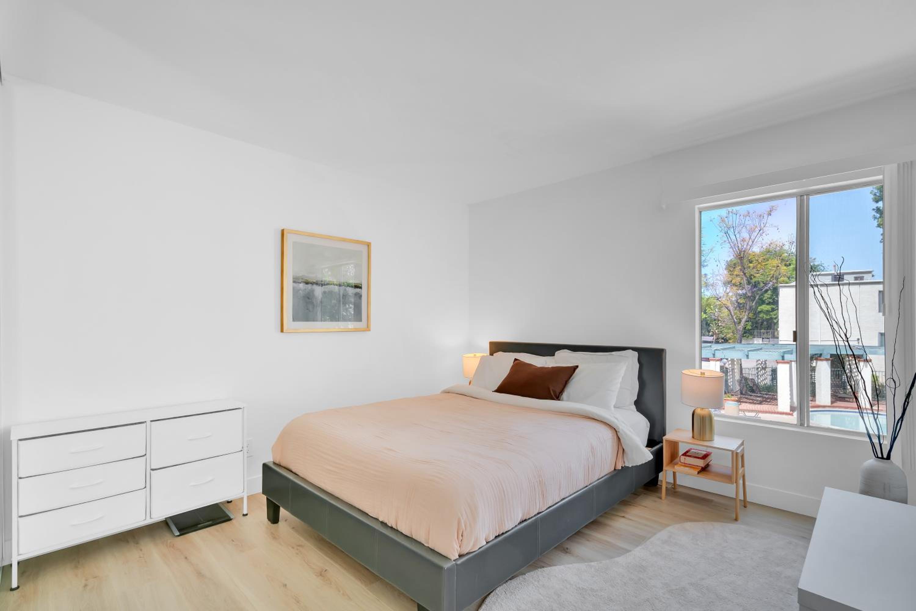High Ceilings 3BR with Loft-2 Baths Pool & Jacuzzi