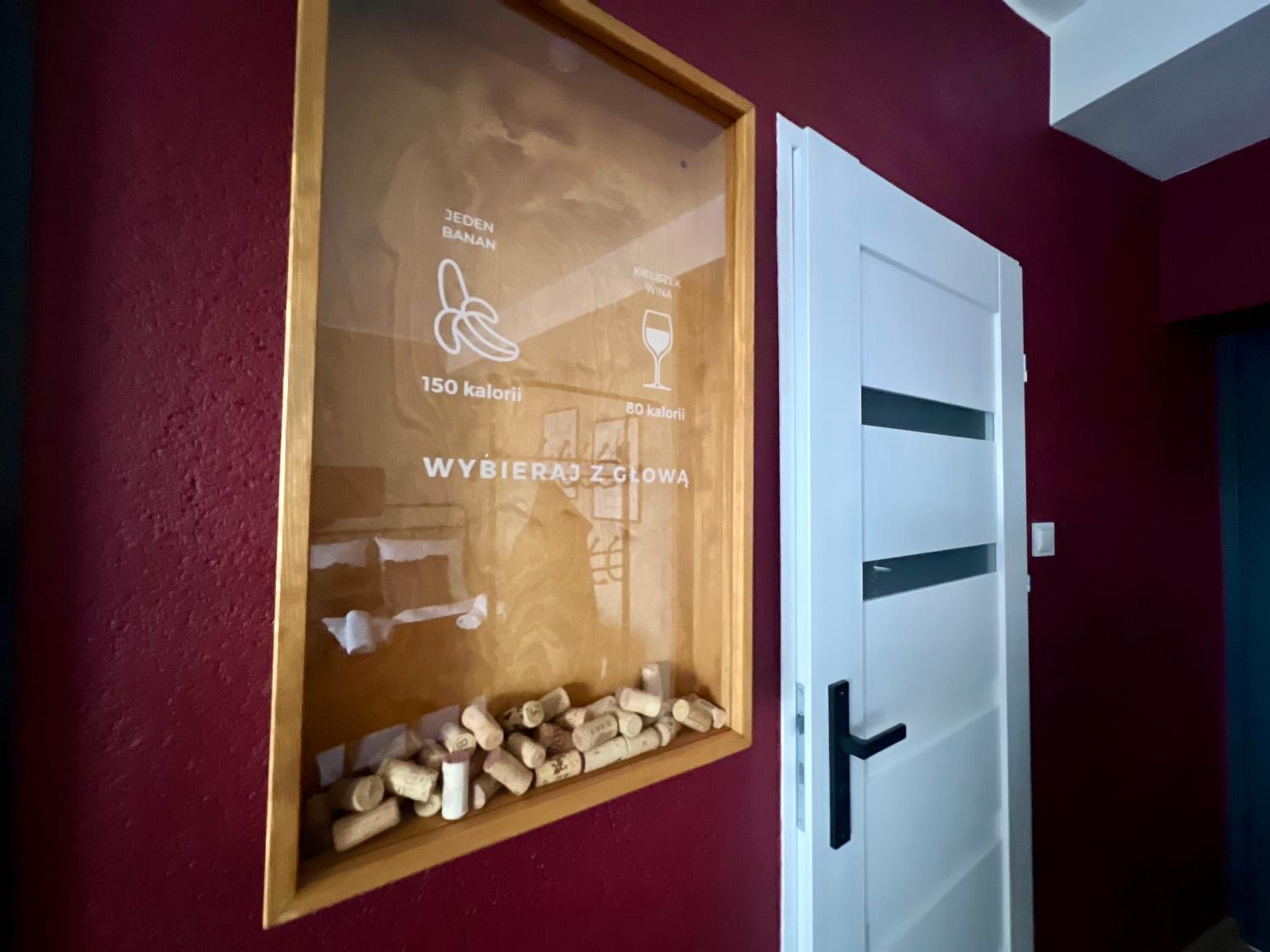 Apartament Czerwone Wino 100m od Szczawno-Zdrój