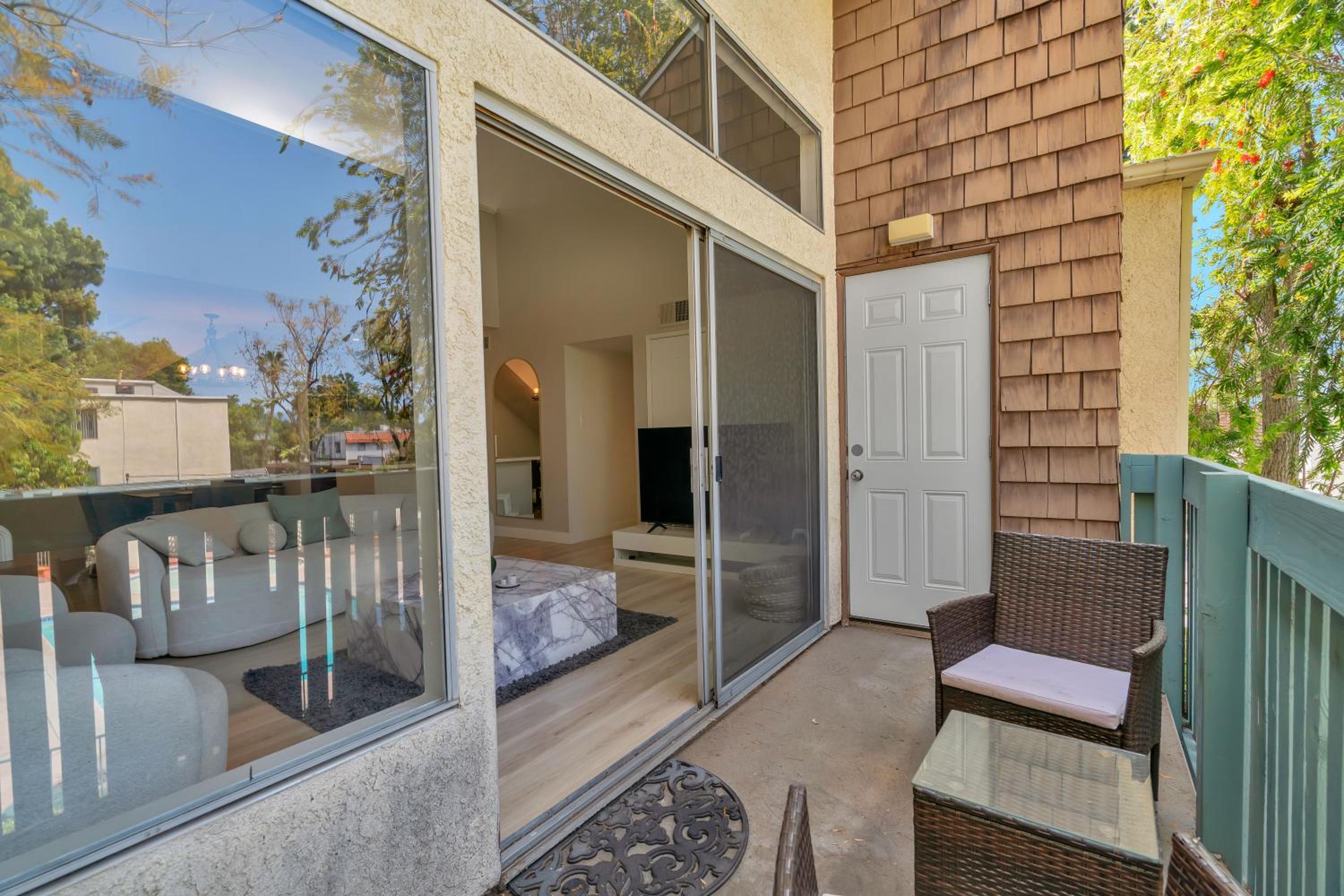 High Ceilings 3BR with Loft-2 Baths Pool & Jacuzzi