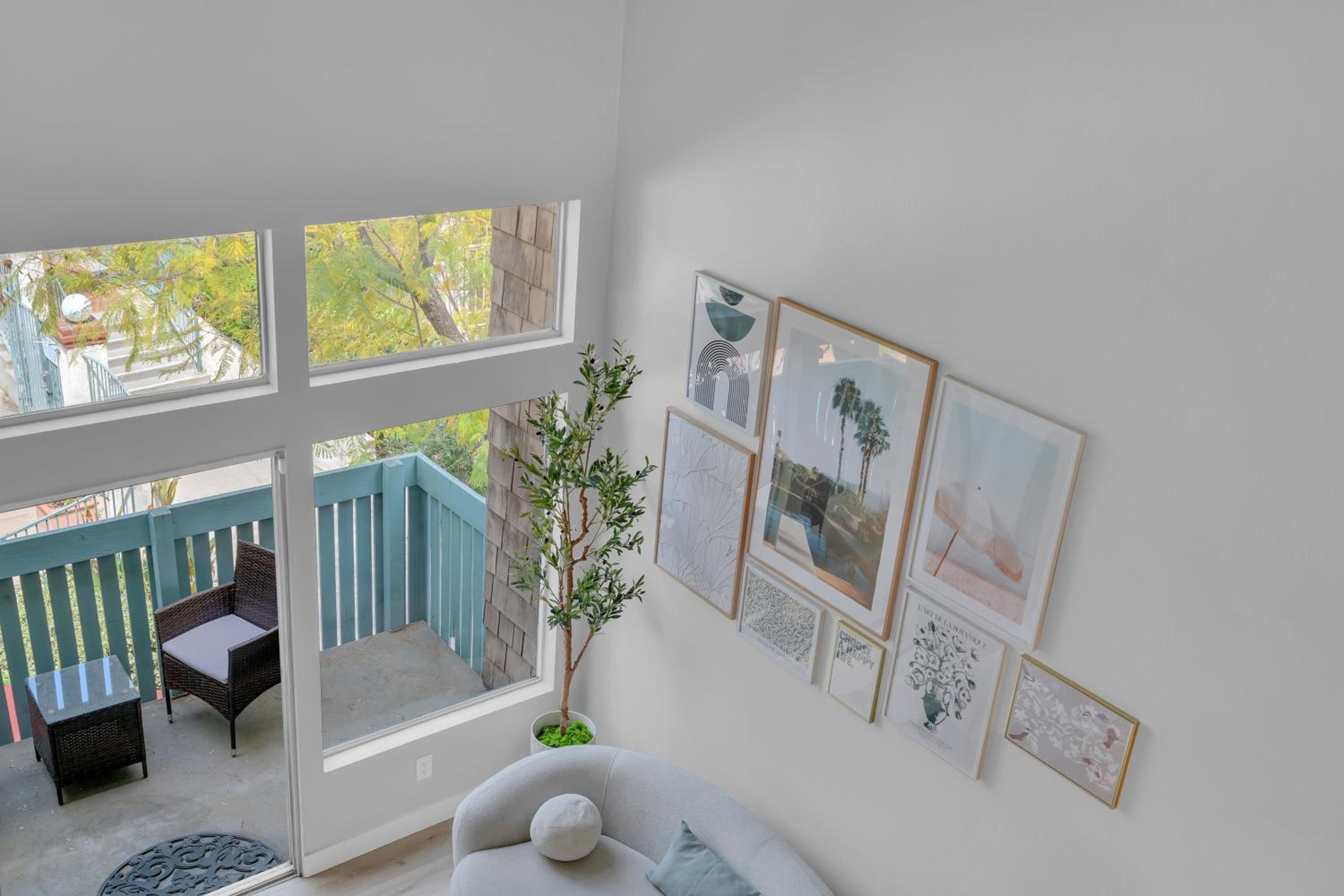High Ceilings 3BR with Loft-2 Baths Pool & Jacuzzi