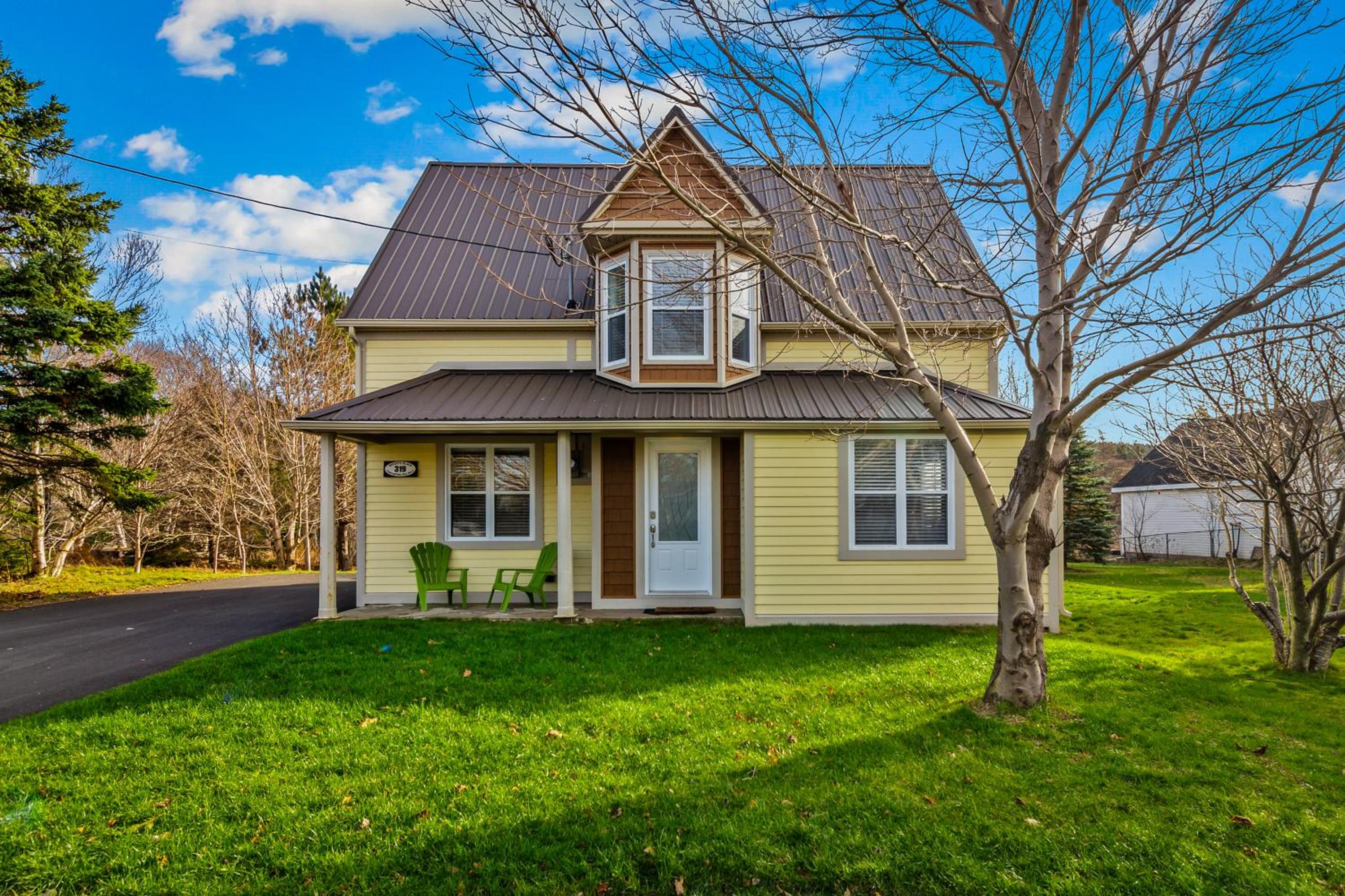 Historic 3BR W Modern Comforts In Holyrood