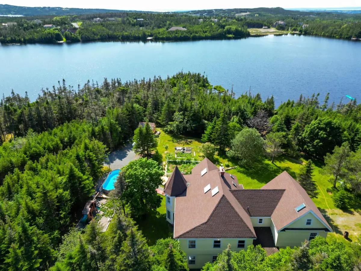 Pondside Bliss WPrivate Pool - Magical Getaway