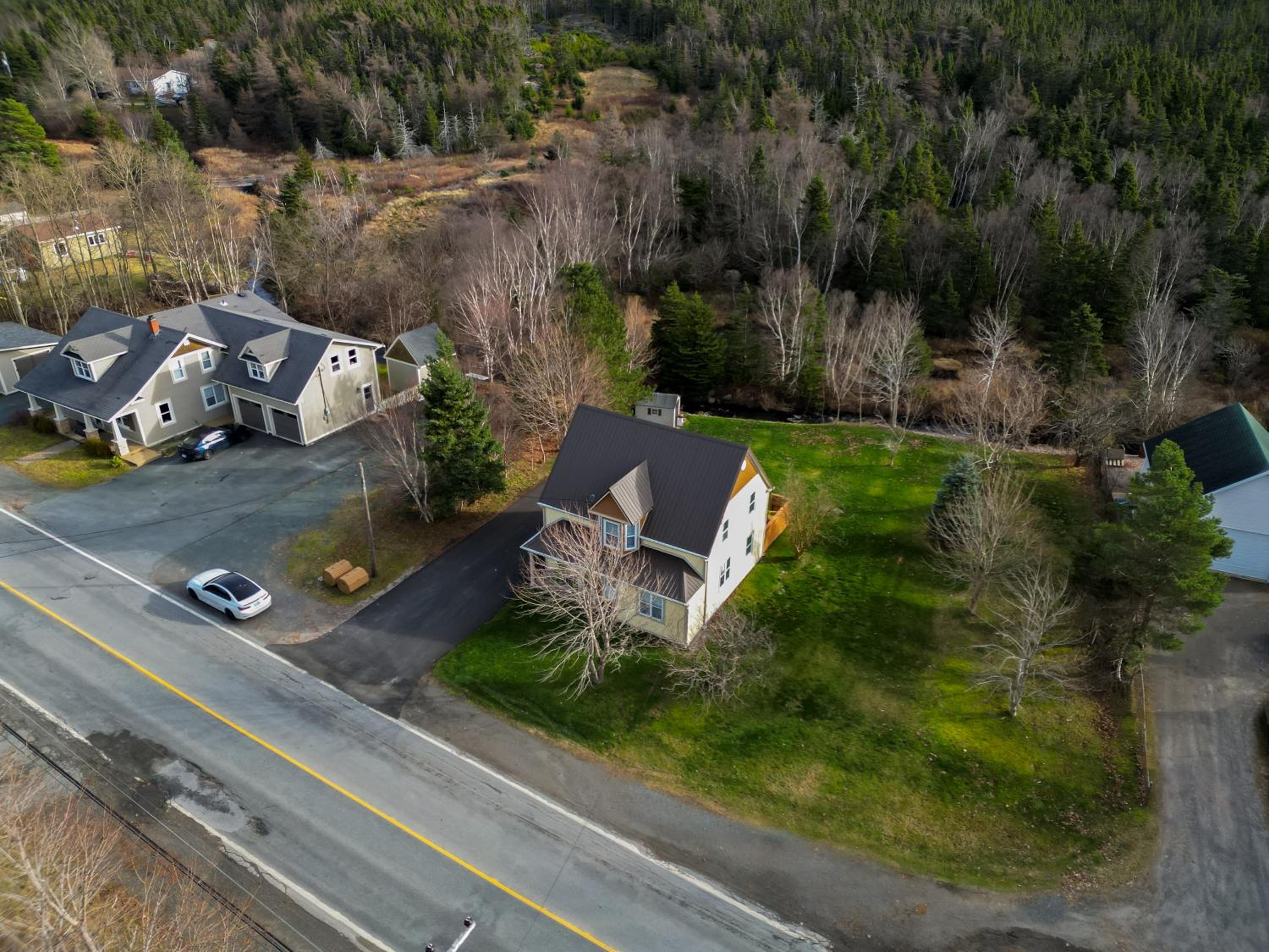 Historic 3BR W Modern Comforts In Holyrood