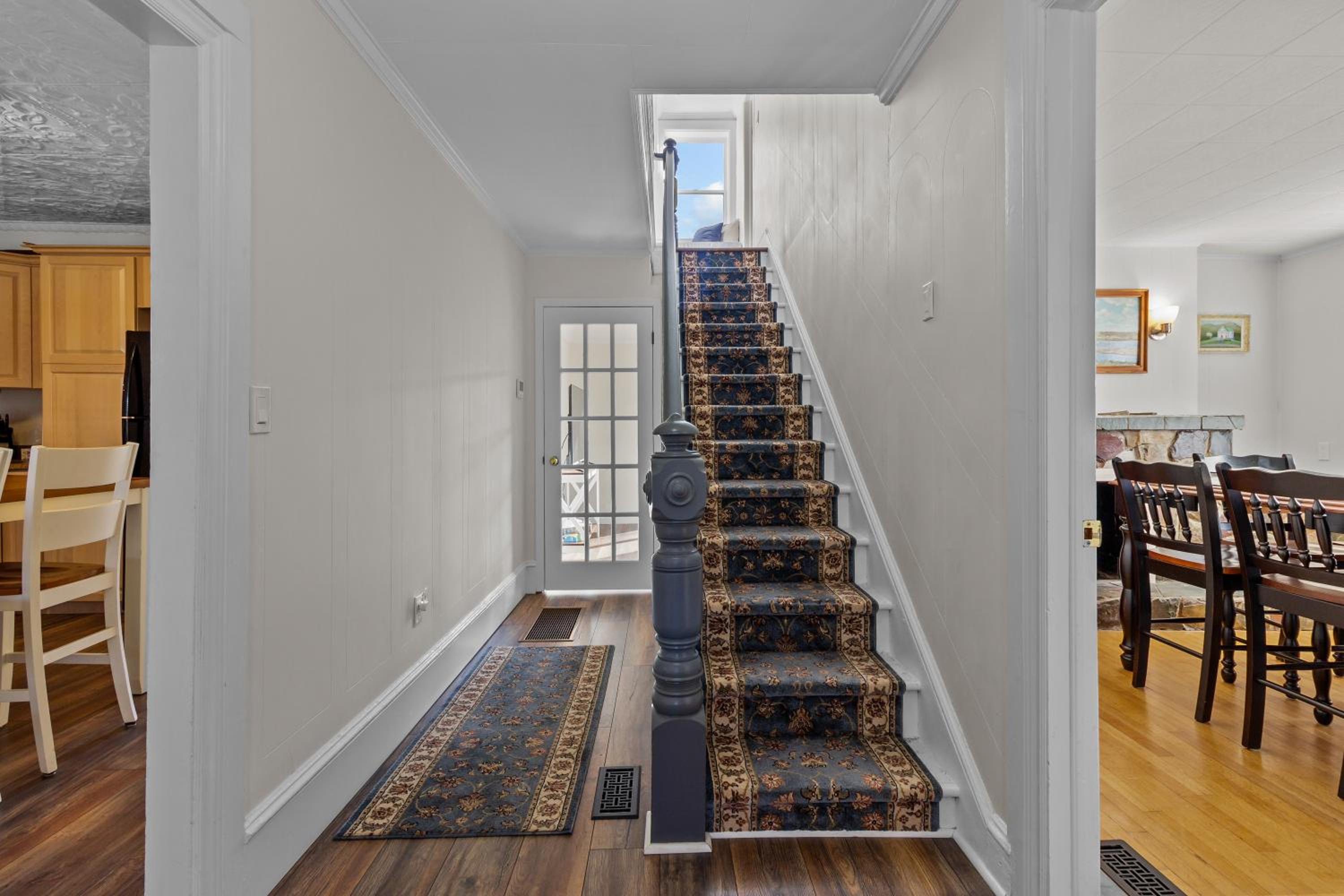 Historic 3BR W Modern Comforts In Holyrood