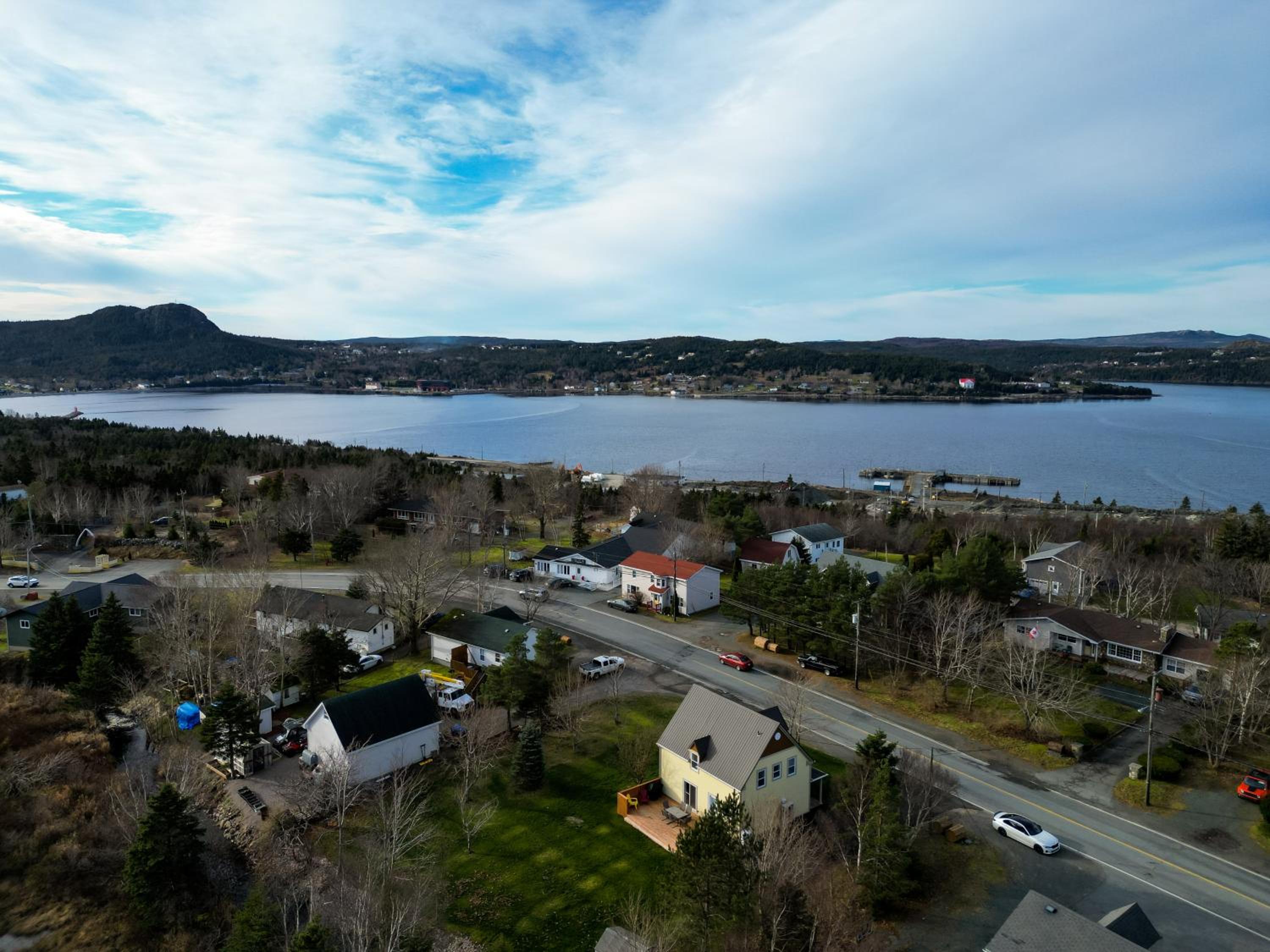 Historic 3BR W Modern Comforts In Holyrood