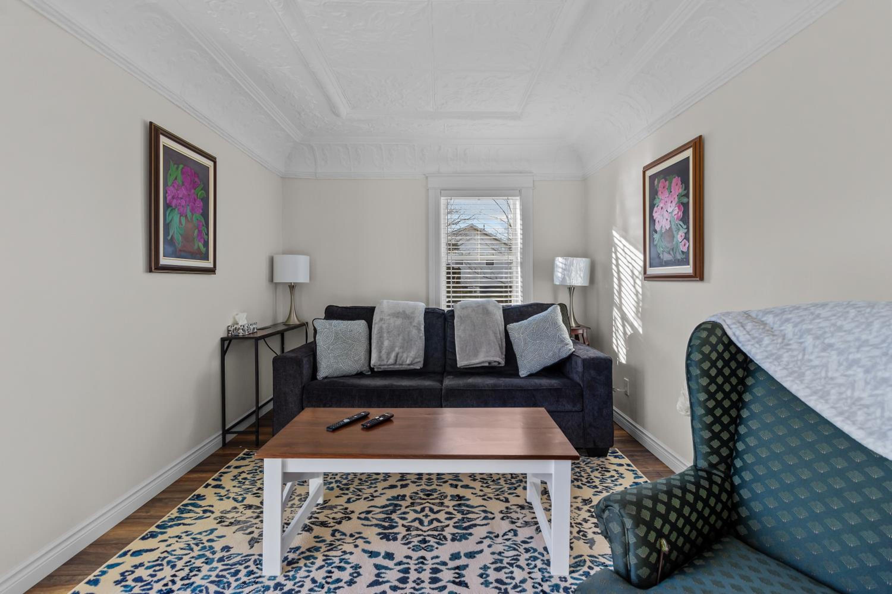 Historic 3BR W Modern Comforts In Holyrood