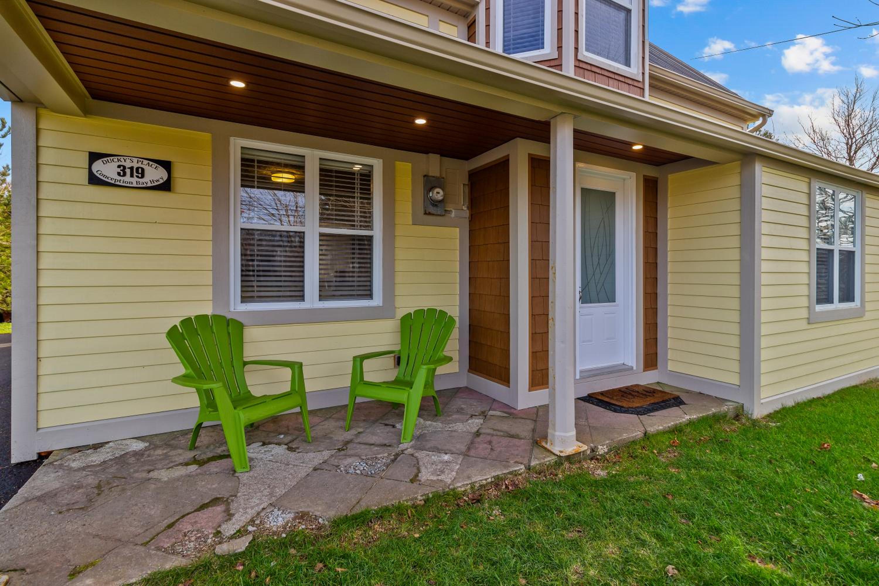 Historic 3BR W Modern Comforts In Holyrood