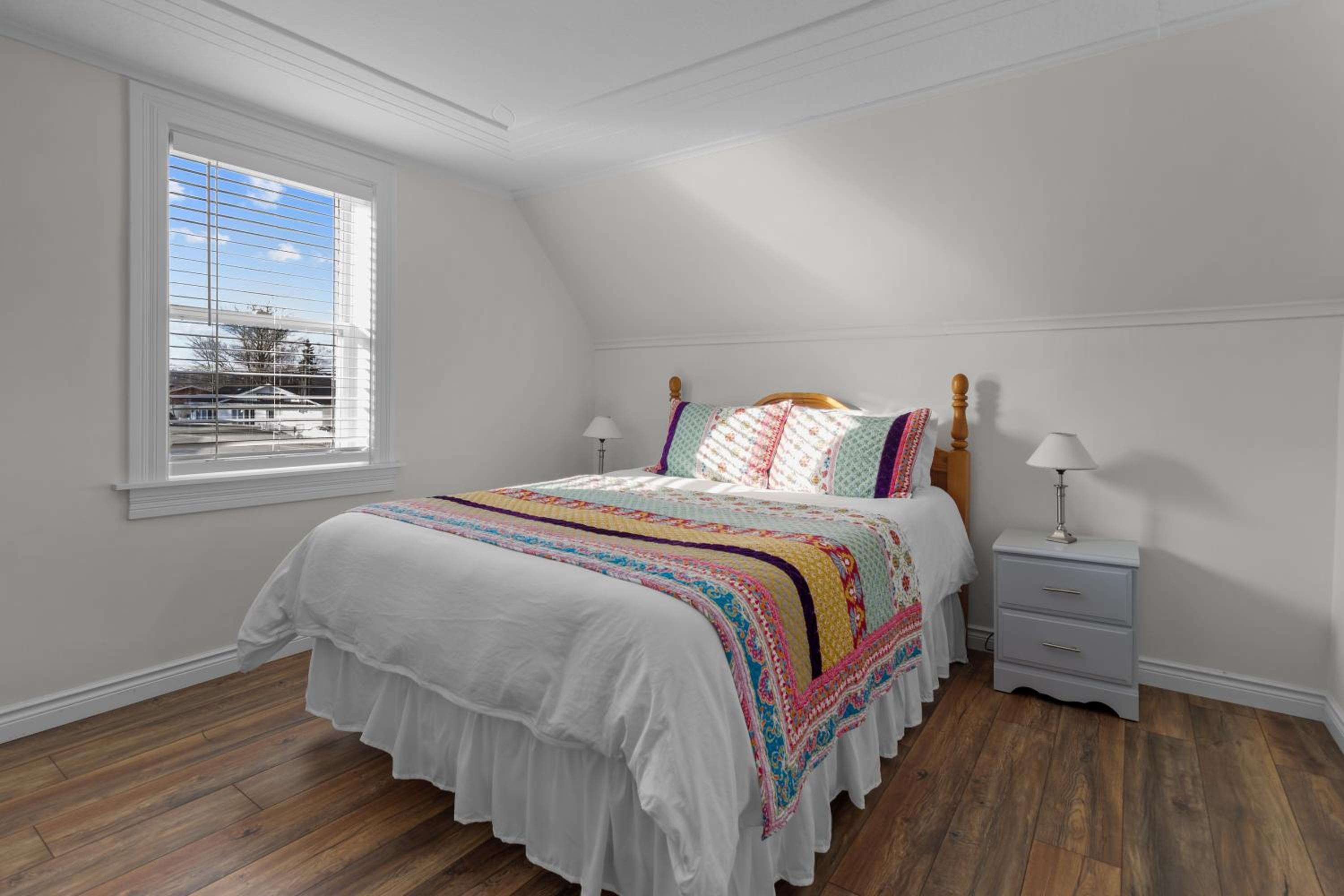 Historic 3BR W Modern Comforts In Holyrood