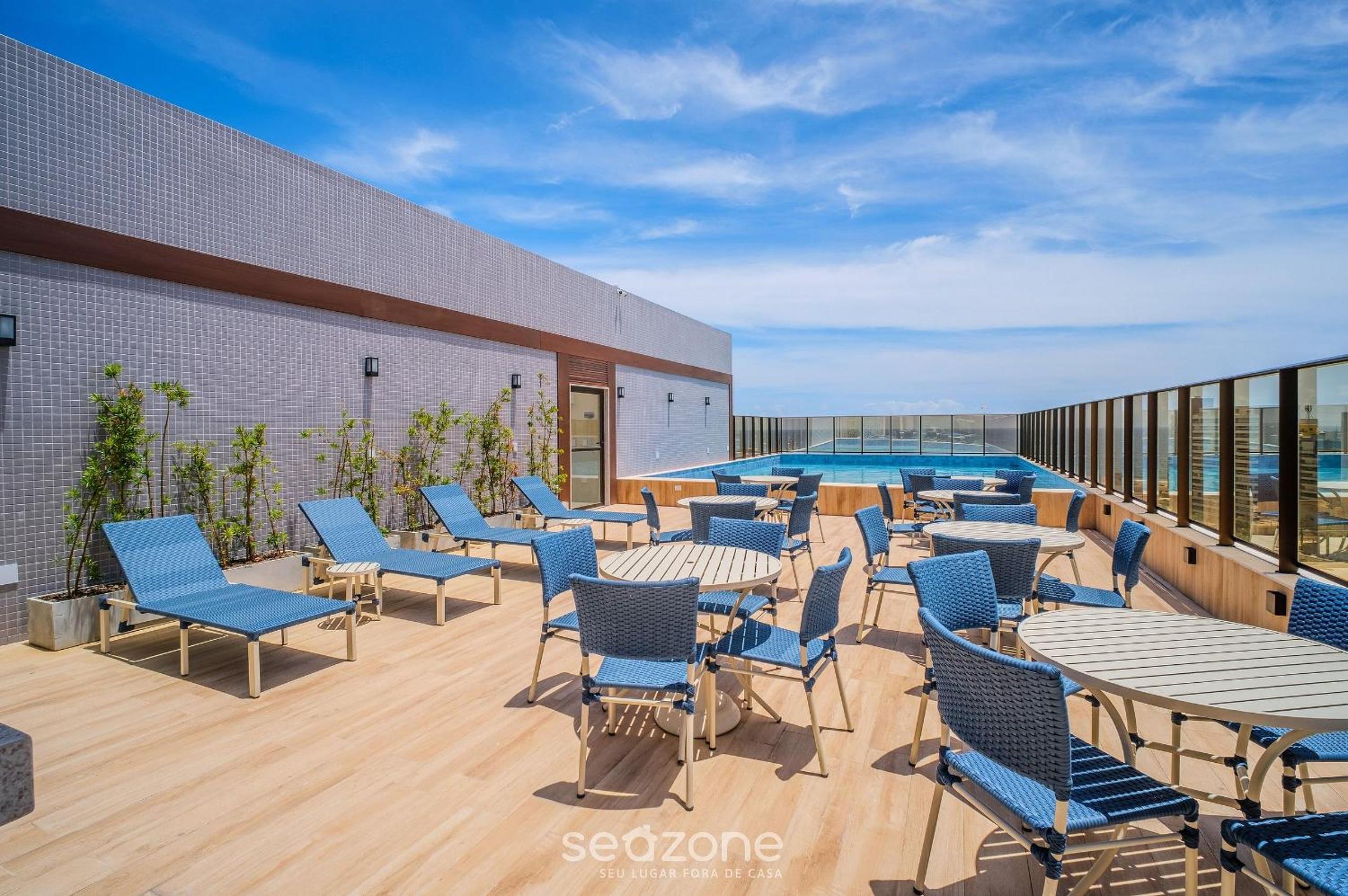 SMT - Building 750m from the Beach in Salvador