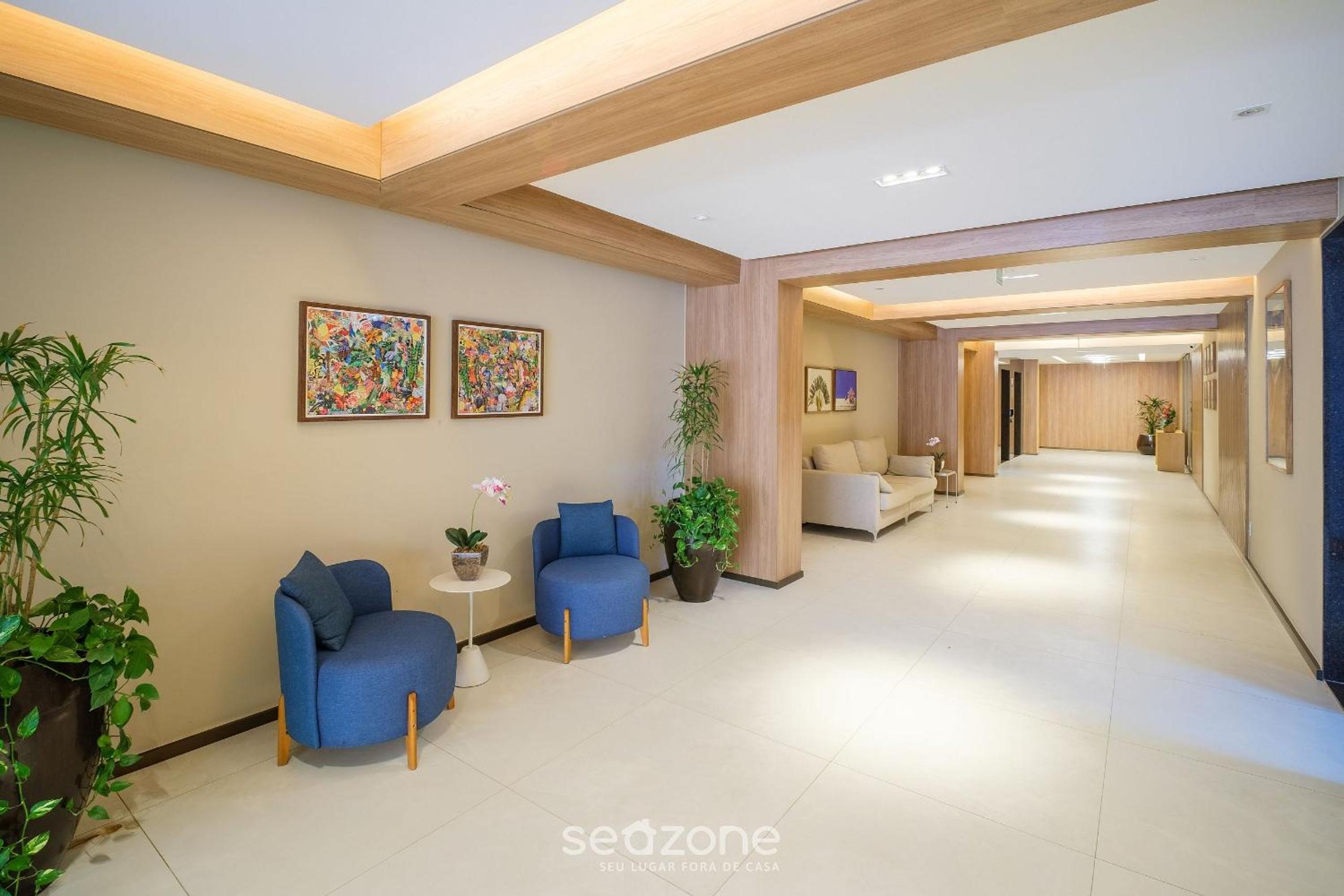 SMT - Building 750m from the Beach in Salvador