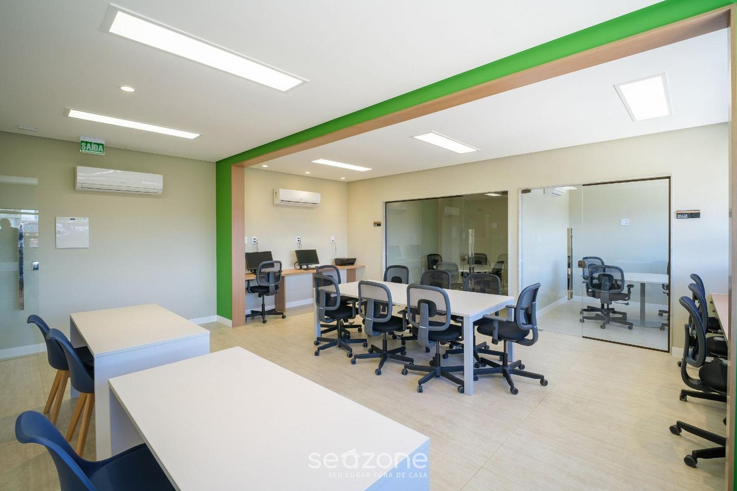 SMT - Building 750m from the Beach in Salvador
