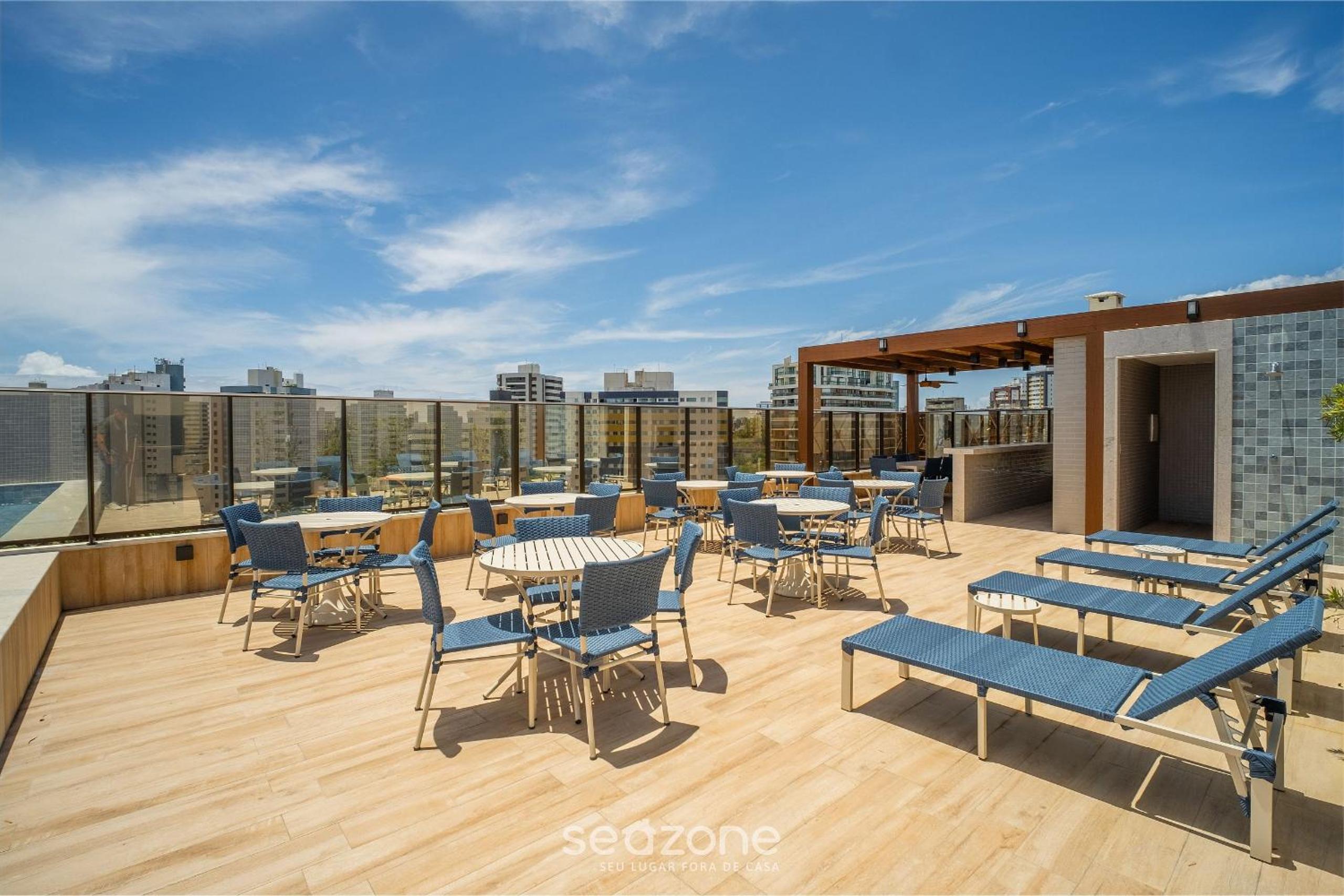 SMT - Building 750m from the Beach in Salvador